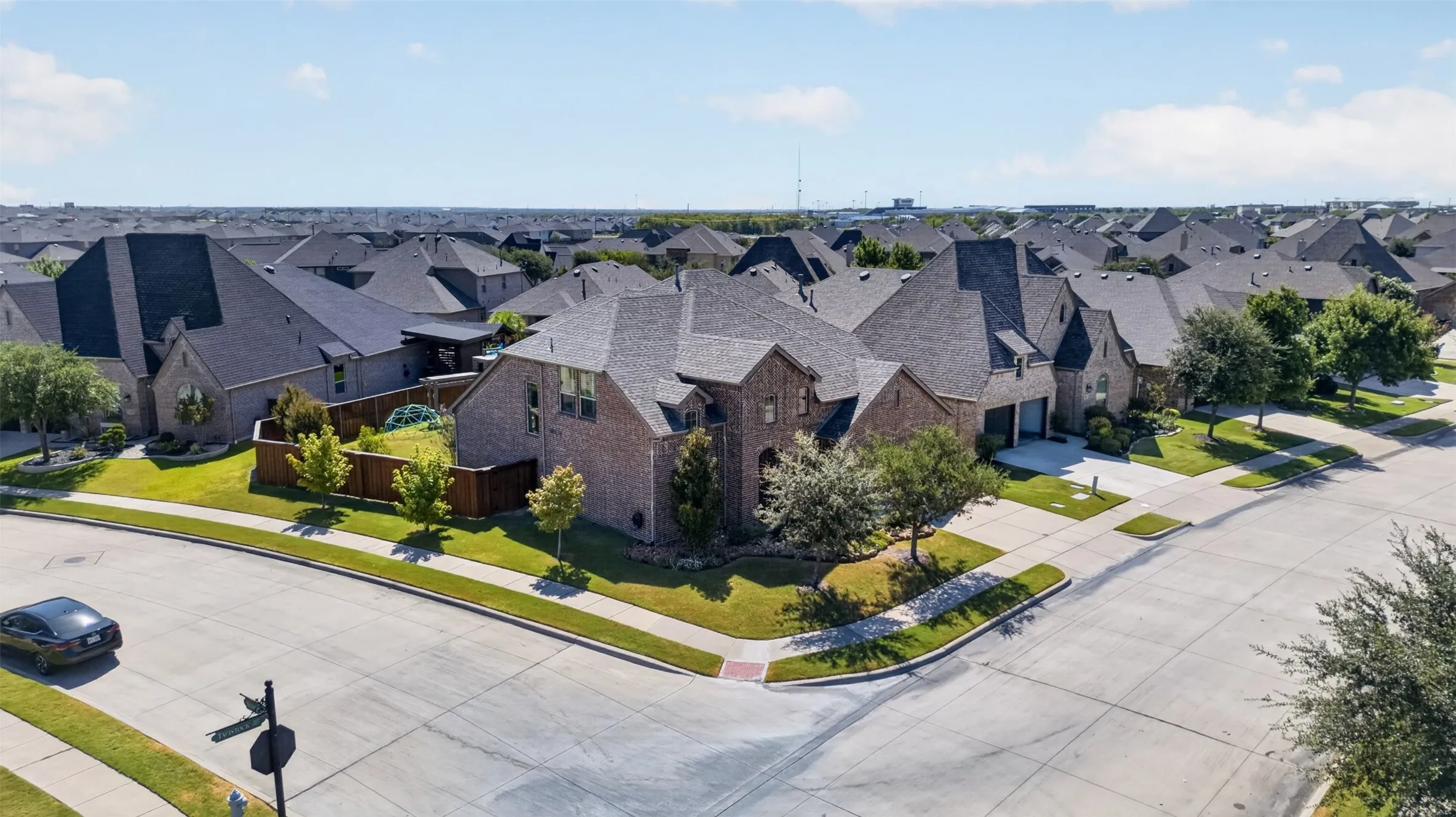 Single Family Residence For Sale in Kaufman County , 1516 Tavistock Road, Forney, Texas 75126, 4 Bedroom, 4 Bathroom, 3 Garage spaces, 3,223 Sqft, built in 2017, mls#21366453, Real Estate Agent in Forney, Homes For Sale in Kaufman county, Homes For Sale in Forney, Realtor in Forney Texas, Real Estate Brokerage Independent Realty Texas, Luminita Cordes Realtor