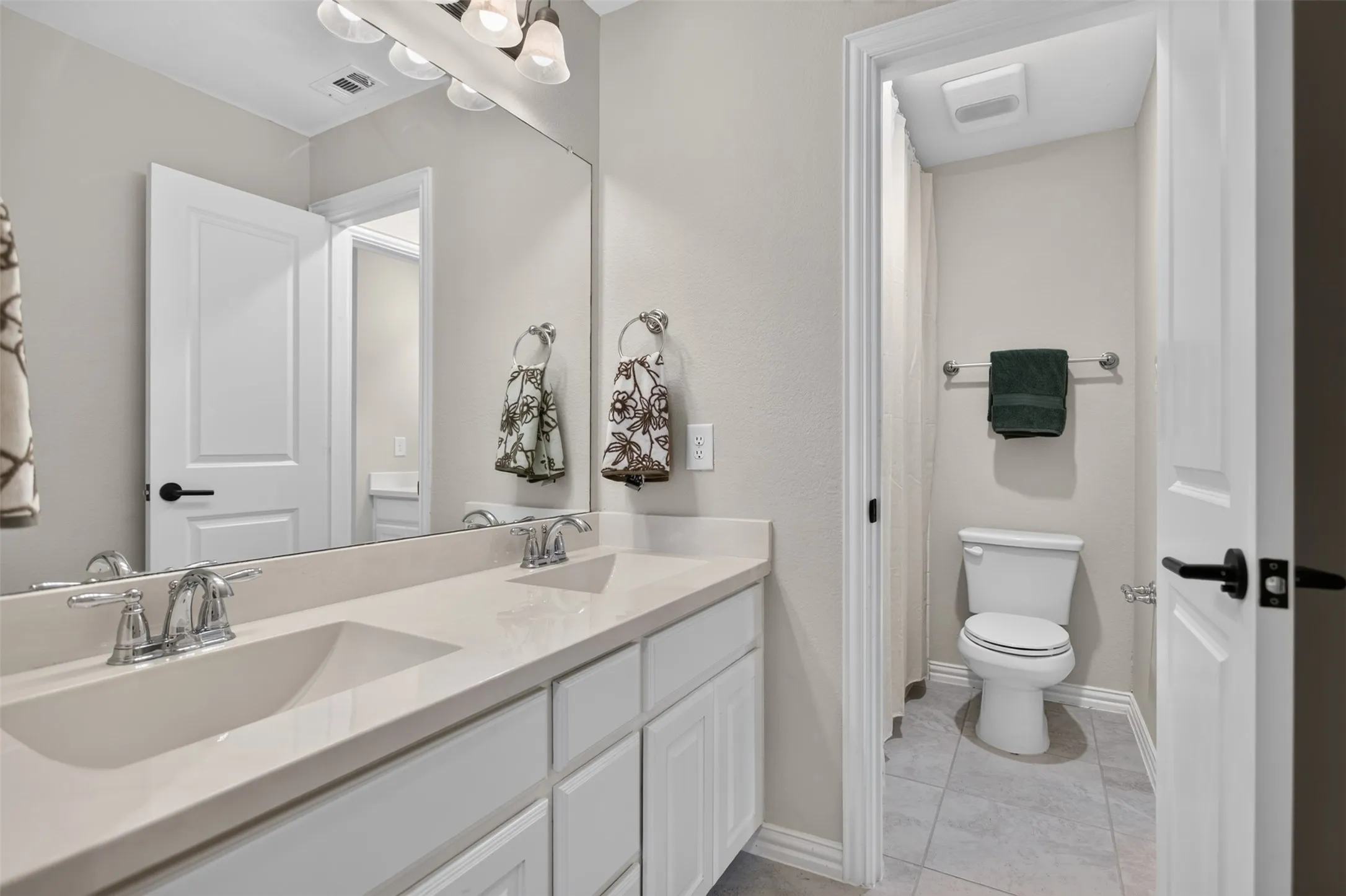 Single Family Residence For Sale in Kaufman County , 1516 Tavistock Road, Forney, Texas 75126, 4 Bedroom, 4 Bathroom, 3 Garage spaces, 3,223 Sqft, built in 2017, mls#21366453, Real Estate Agent in Forney, Homes For Sale in Kaufman county, Homes For Sale in Forney, Realtor in Forney Texas, Real Estate Brokerage Independent Realty Texas, Luminita Cordes Realtor