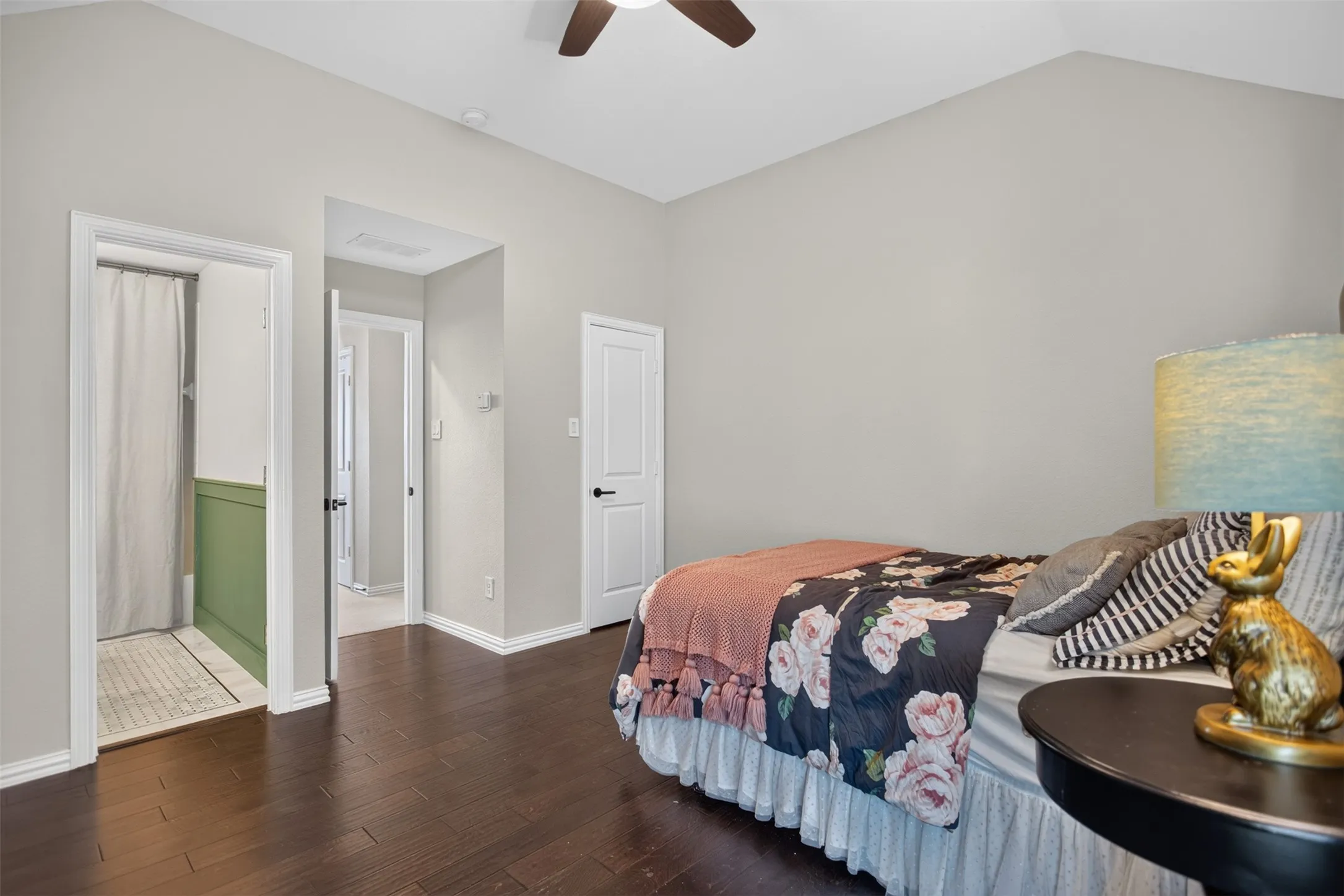 Single Family Residence For Sale in Kaufman County , 1516 Tavistock Road, Forney, Texas 75126, 4 Bedroom, 4 Bathroom, 3 Garage spaces, 3,223 Sqft, built in 2017, mls#21366453, Real Estate Agent in Forney, Homes For Sale in Kaufman county, Homes For Sale in Forney, Realtor in Forney Texas, Real Estate Brokerage Independent Realty Texas, Luminita Cordes Realtor