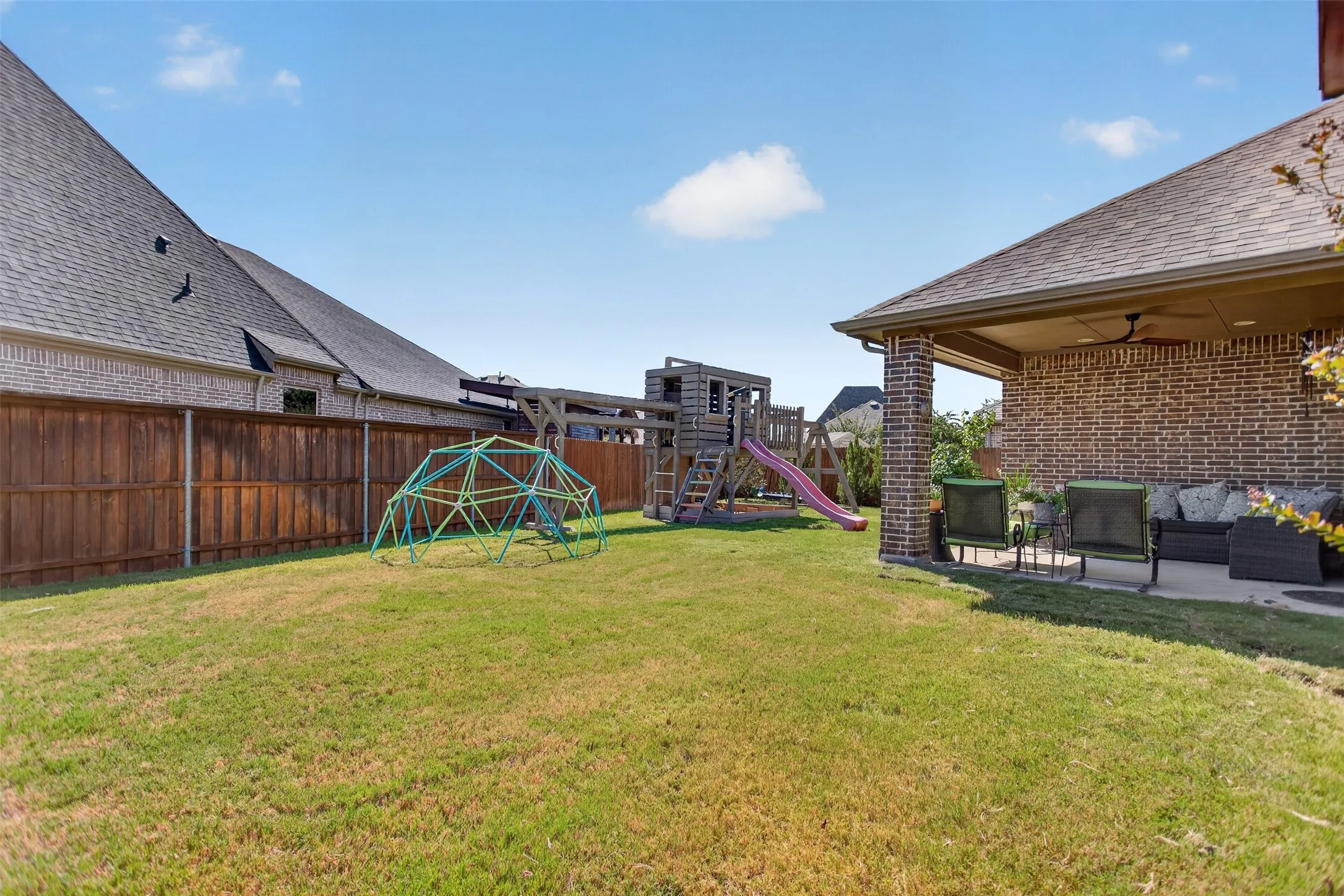 Single Family Residence For Sale in Kaufman County , 1516 Tavistock Road, Forney, Texas 75126, 4 Bedroom, 4 Bathroom, 3 Garage spaces, 3,223 Sqft, built in 2017, mls#21366453, Real Estate Agent in Forney, Homes For Sale in Kaufman county, Homes For Sale in Forney, Realtor in Forney Texas, Real Estate Brokerage Independent Realty Texas, Luminita Cordes Realtor