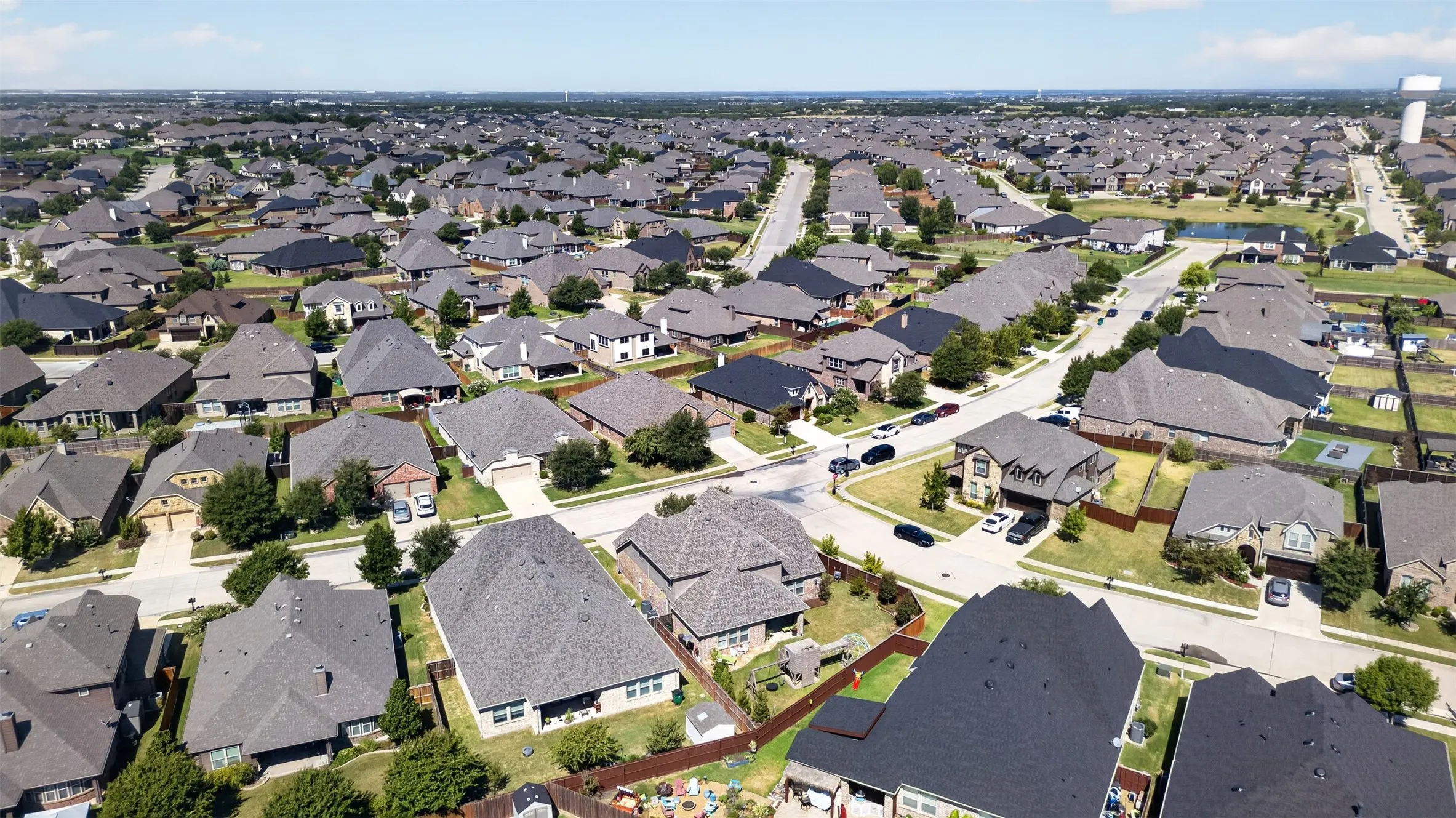 Single Family Residence For Sale in Kaufman County , 1516 Tavistock Road, Forney, Texas 75126, 4 Bedroom, 4 Bathroom, 3 Garage spaces, 3,223 Sqft, built in 2017, mls#21366453, Real Estate Agent in Forney, Homes For Sale in Kaufman county, Homes For Sale in Forney, Realtor in Forney Texas, Real Estate Brokerage Independent Realty Texas, Luminita Cordes Realtor