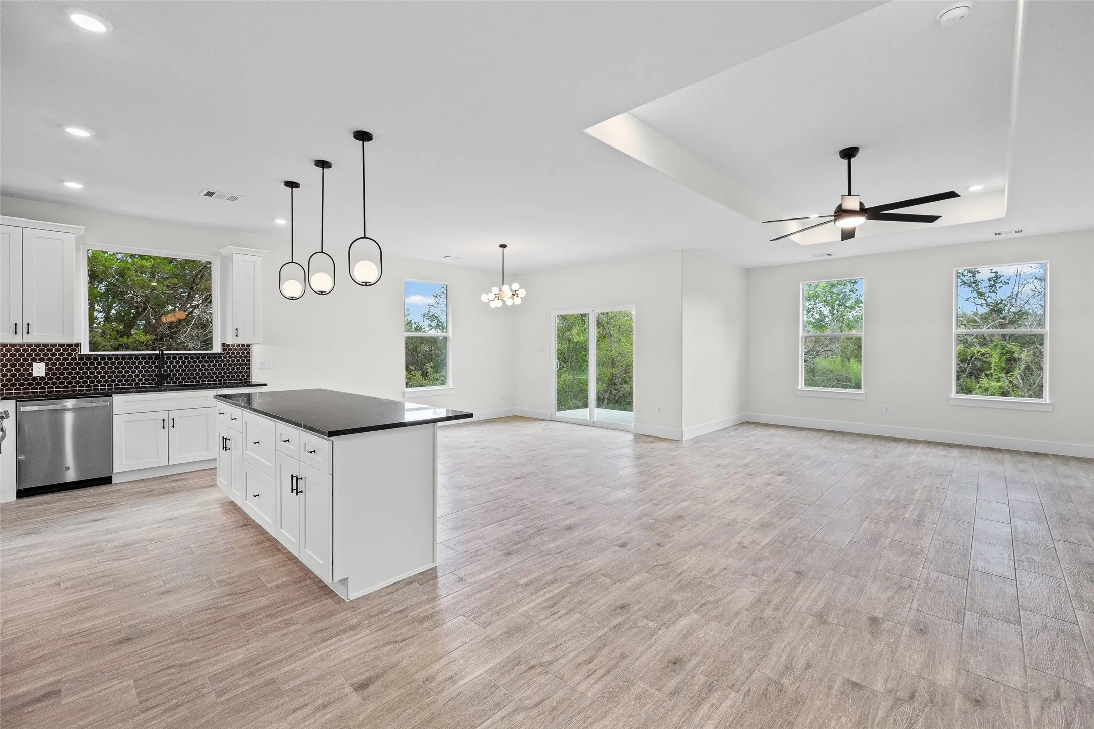 Single Family Residence For Sale in Hood County , 2712 Steepleridge Circle, Granbury, Texas 76048, 3 Bedroom, 2 Bathroom, 2 Garage spaces, 1,723 Sqft, built in 2026, mls#21366754, Real Estate Agent in Granbury, Homes For Sale in Hood county, Homes For Sale in Granbury, Realtor in Granbury Texas, Real Estate Brokerage Independent Realty Texas, Luminita Cordes Realtor