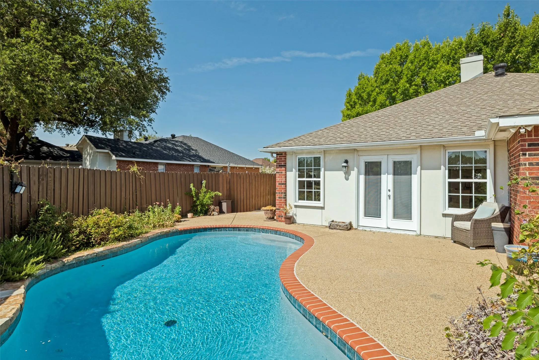 Single Family Residence For Sale in Dallas County , 2922 Andrea Lane, Garland, Texas 75040, 3 Bedroom, 2 Bathroom, 2 Garage spaces, 1,635 Sqft, built in 1992, mls#21360603, Real Estate Agent in Garland, Homes For Sale in Dallas county, Homes For Sale in Garland, Realtor in Garland Texas, Real Estate Brokerage Independent Realty Texas, Luminita Cordes Realtor