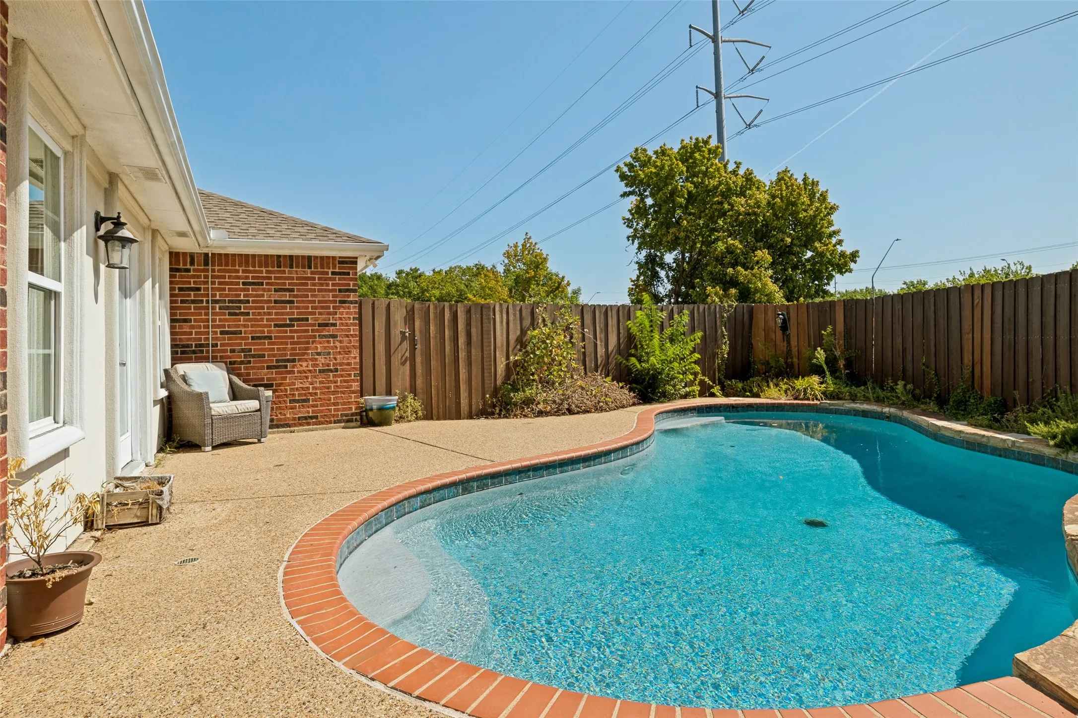 Single Family Residence For Sale in Dallas County , 2922 Andrea Lane, Garland, Texas 75040, 3 Bedroom, 2 Bathroom, 2 Garage spaces, 1,635 Sqft, built in 1992, mls#21360603, Real Estate Agent in Garland, Homes For Sale in Dallas county, Homes For Sale in Garland, Realtor in Garland Texas, Real Estate Brokerage Independent Realty Texas, Luminita Cordes Realtor