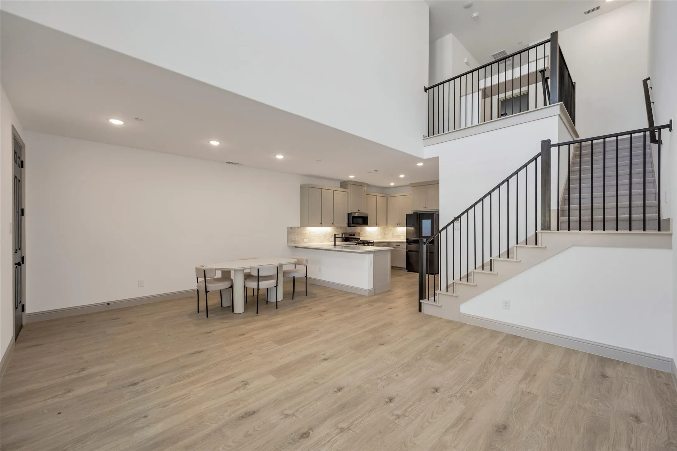 Open-concept living room & Dining area