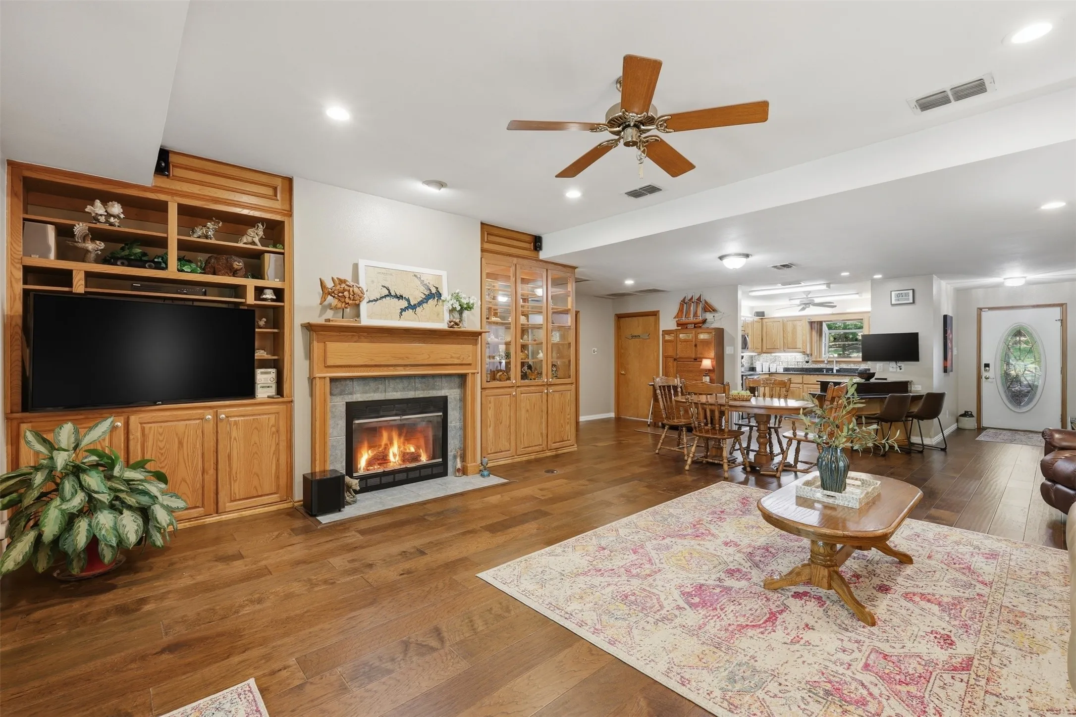 Single Family Residence For Sale in Camp County , 190 County Road 2452, Leesburg, Texas 75451, 3 Bedroom, 2 Bathroom, 3 Garage spaces, 1,938 Sqft, built in 2000, Price $699,000, mls#21235283, Real Estate Agent in Leesburg, Homes For Sale in Camp county, Homes For Sale in Leesburg, Realtor in Leesburg Texas, Real Estate Brokerage Independent Realty Texas, Luminita Cordes Realtor