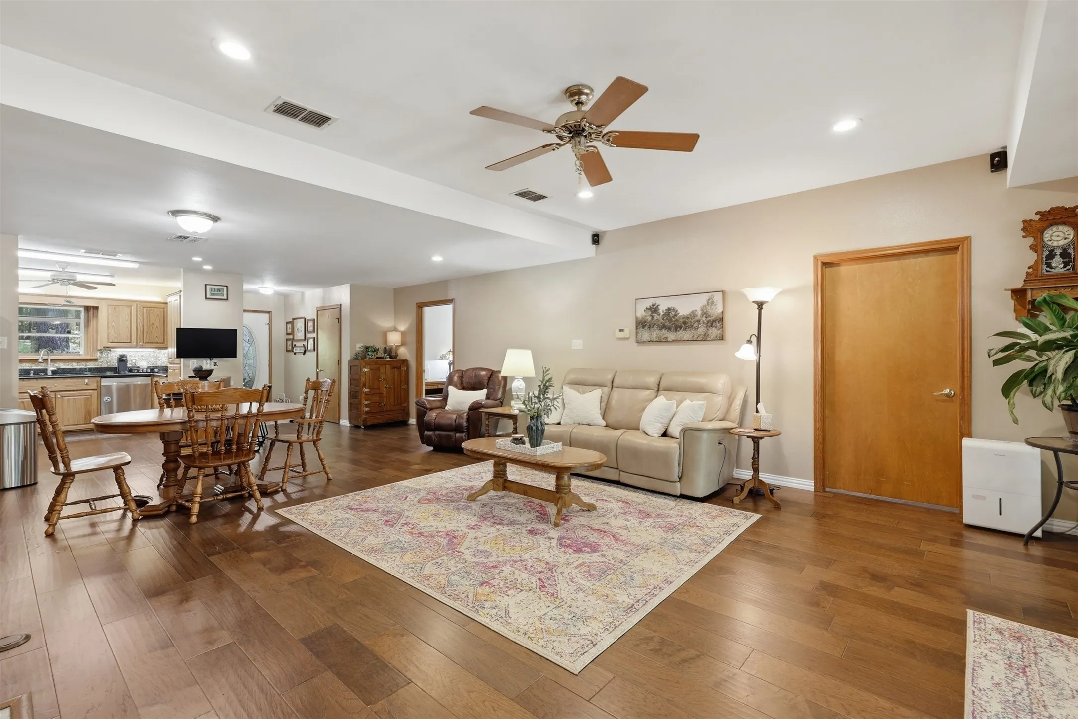Single Family Residence For Sale in Camp County , 190 County Road 2452, Leesburg, Texas 75451, 3 Bedroom, 2 Bathroom, 3 Garage spaces, 1,938 Sqft, built in 2000, Price $699,000, mls#21235283, Real Estate Agent in Leesburg, Homes For Sale in Camp county, Homes For Sale in Leesburg, Realtor in Leesburg Texas, Real Estate Brokerage Independent Realty Texas, Luminita Cordes Realtor