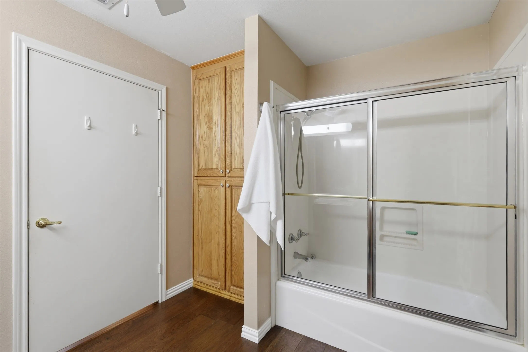 Single Family Residence For Sale in Camp County , 190 County Road 2452, Leesburg, Texas 75451, 3 Bedroom, 2 Bathroom, 3 Garage spaces, 1,938 Sqft, built in 2000, Price $699,000, mls#21235283, Real Estate Agent in Leesburg, Homes For Sale in Camp county, Homes For Sale in Leesburg, Realtor in Leesburg Texas, Real Estate Brokerage Independent Realty Texas, Luminita Cordes Realtor