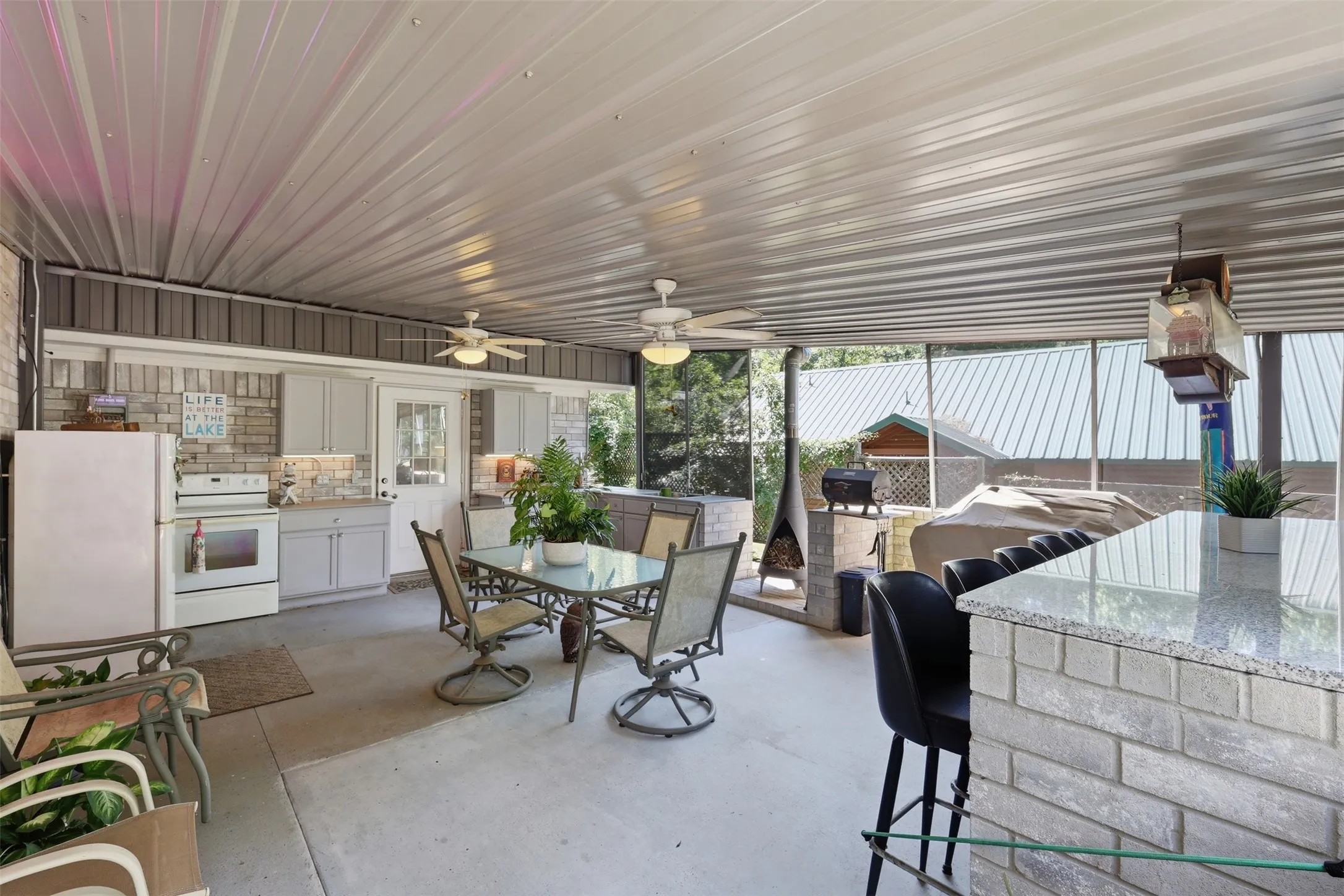Single Family Residence For Sale in Camp County , 190 County Road 2452, Leesburg, Texas 75451, 3 Bedroom, 2 Bathroom, 3 Garage spaces, 1,938 Sqft, built in 2000, Price $699,000, mls#21235283, Real Estate Agent in Leesburg, Homes For Sale in Camp county, Homes For Sale in Leesburg, Realtor in Leesburg Texas, Real Estate Brokerage Independent Realty Texas, Luminita Cordes Realtor