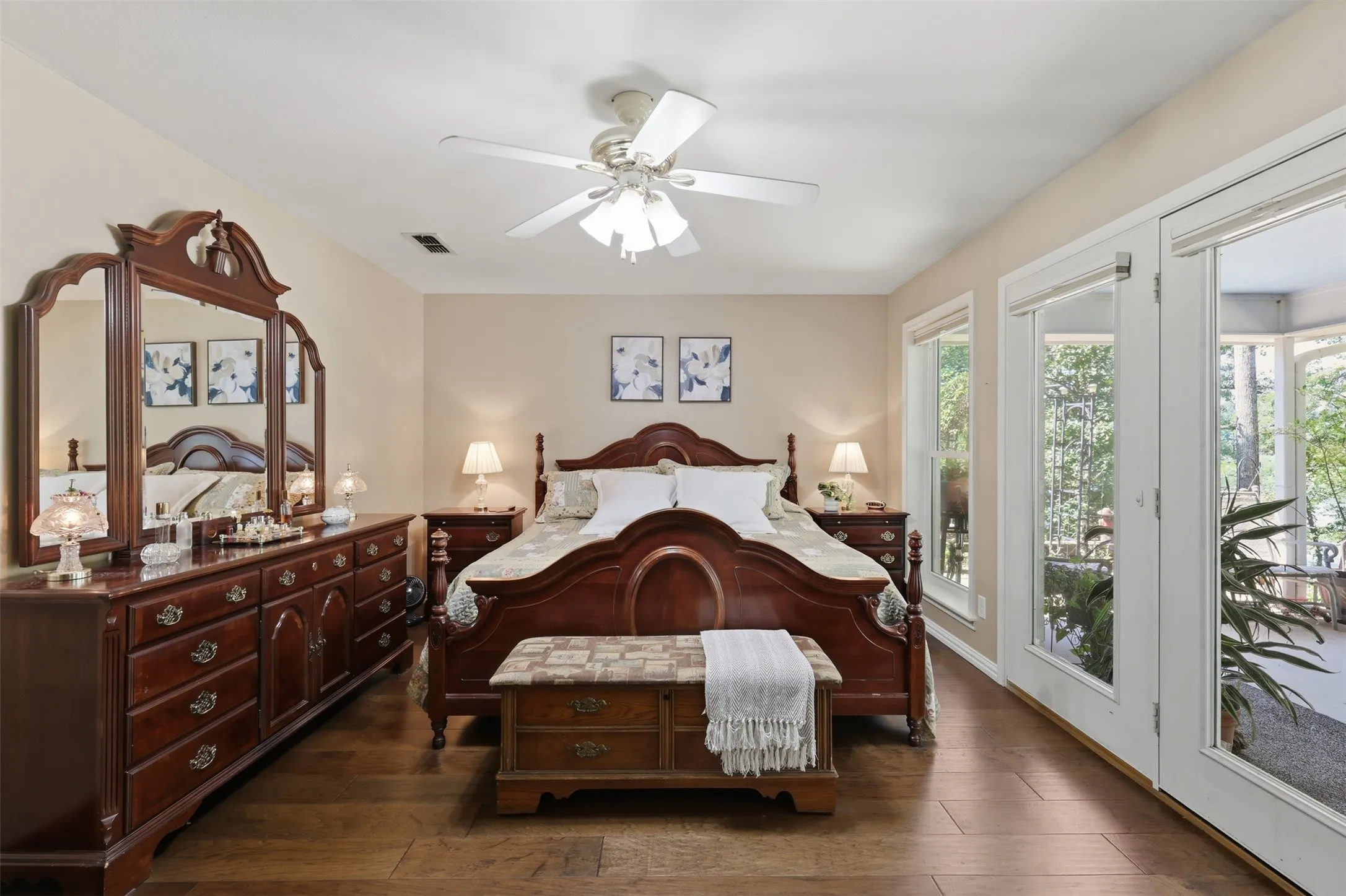 Single Family Residence For Sale in Camp County , 190 County Road 2452, Leesburg, Texas 75451, 3 Bedroom, 2 Bathroom, 3 Garage spaces, 1,938 Sqft, built in 2000, Price $699,000, mls#21235283, Real Estate Agent in Leesburg, Homes For Sale in Camp county, Homes For Sale in Leesburg, Realtor in Leesburg Texas, Real Estate Brokerage Independent Realty Texas, Luminita Cordes Realtor