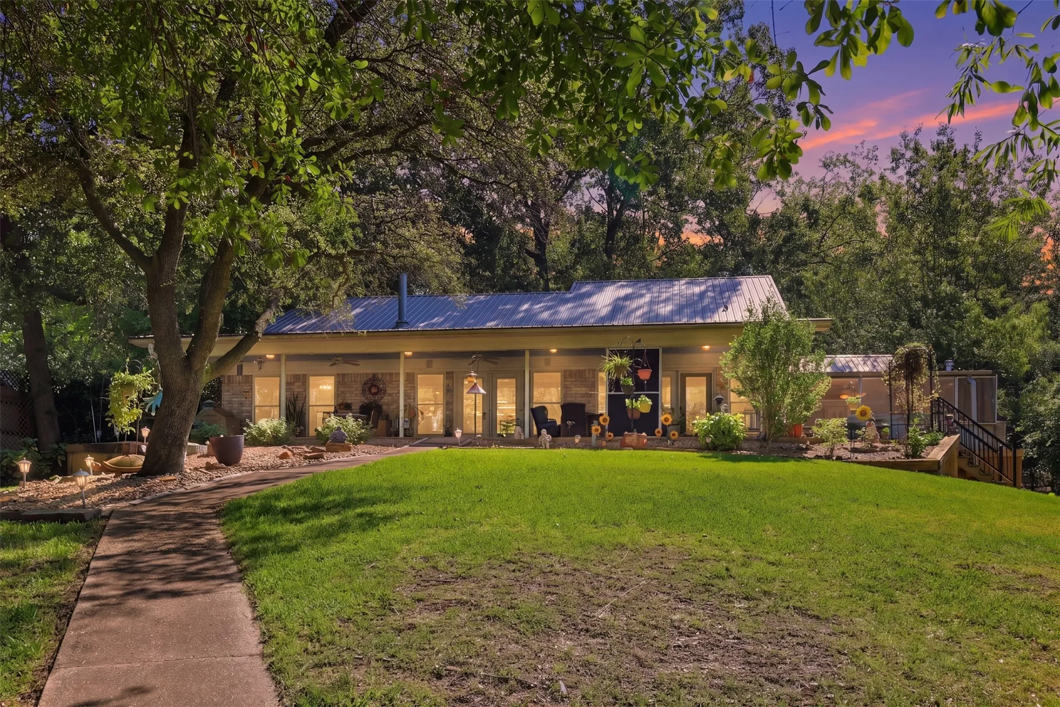 Single Family Residence For Sale in Camp County , 190 County Road 2452, Leesburg, Texas 75451, 3 Bedroom, 2 Bathroom, 3 Garage spaces, 1,938 Sqft, built in 2000, Price $699,000, mls#21235283, Real Estate Agent in Leesburg, Homes For Sale in Camp county, Homes For Sale in Leesburg, Realtor in Leesburg Texas, Real Estate Brokerage Independent Realty Texas, Luminita Cordes Realtor