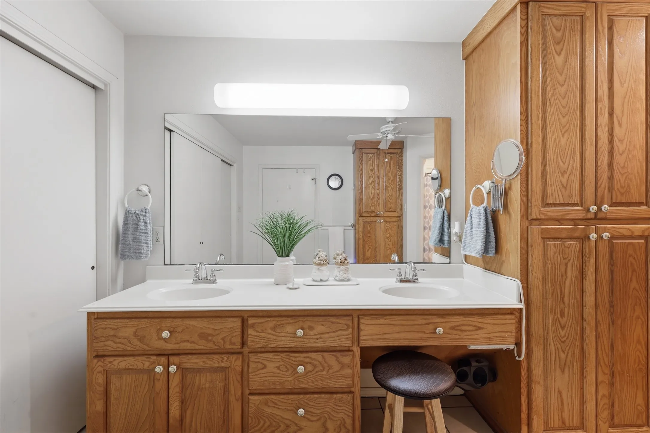 Single Family Residence For Sale in Camp County , 190 County Road 2452, Leesburg, Texas 75451, 3 Bedroom, 2 Bathroom, 3 Garage spaces, 1,938 Sqft, built in 2000, Price $699,000, mls#21235283, Real Estate Agent in Leesburg, Homes For Sale in Camp county, Homes For Sale in Leesburg, Realtor in Leesburg Texas, Real Estate Brokerage Independent Realty Texas, Luminita Cordes Realtor