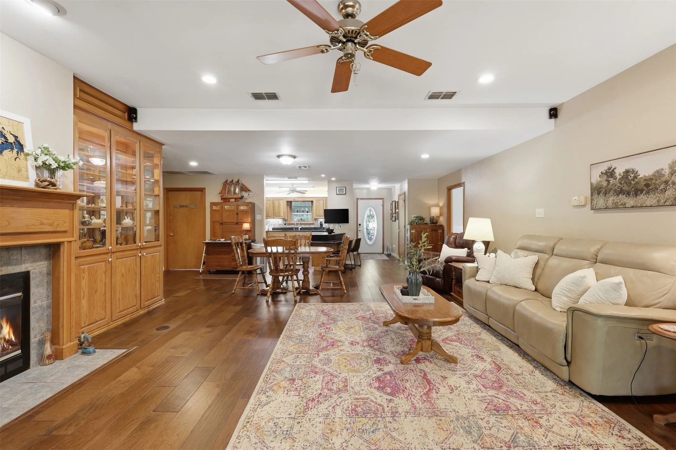 Single Family Residence For Sale in Camp County , 190 County Road 2452, Leesburg, Texas 75451, 3 Bedroom, 2 Bathroom, 3 Garage spaces, 1,938 Sqft, built in 2000, Price $699,000, mls#21235283, Real Estate Agent in Leesburg, Homes For Sale in Camp county, Homes For Sale in Leesburg, Realtor in Leesburg Texas, Real Estate Brokerage Independent Realty Texas, Luminita Cordes Realtor