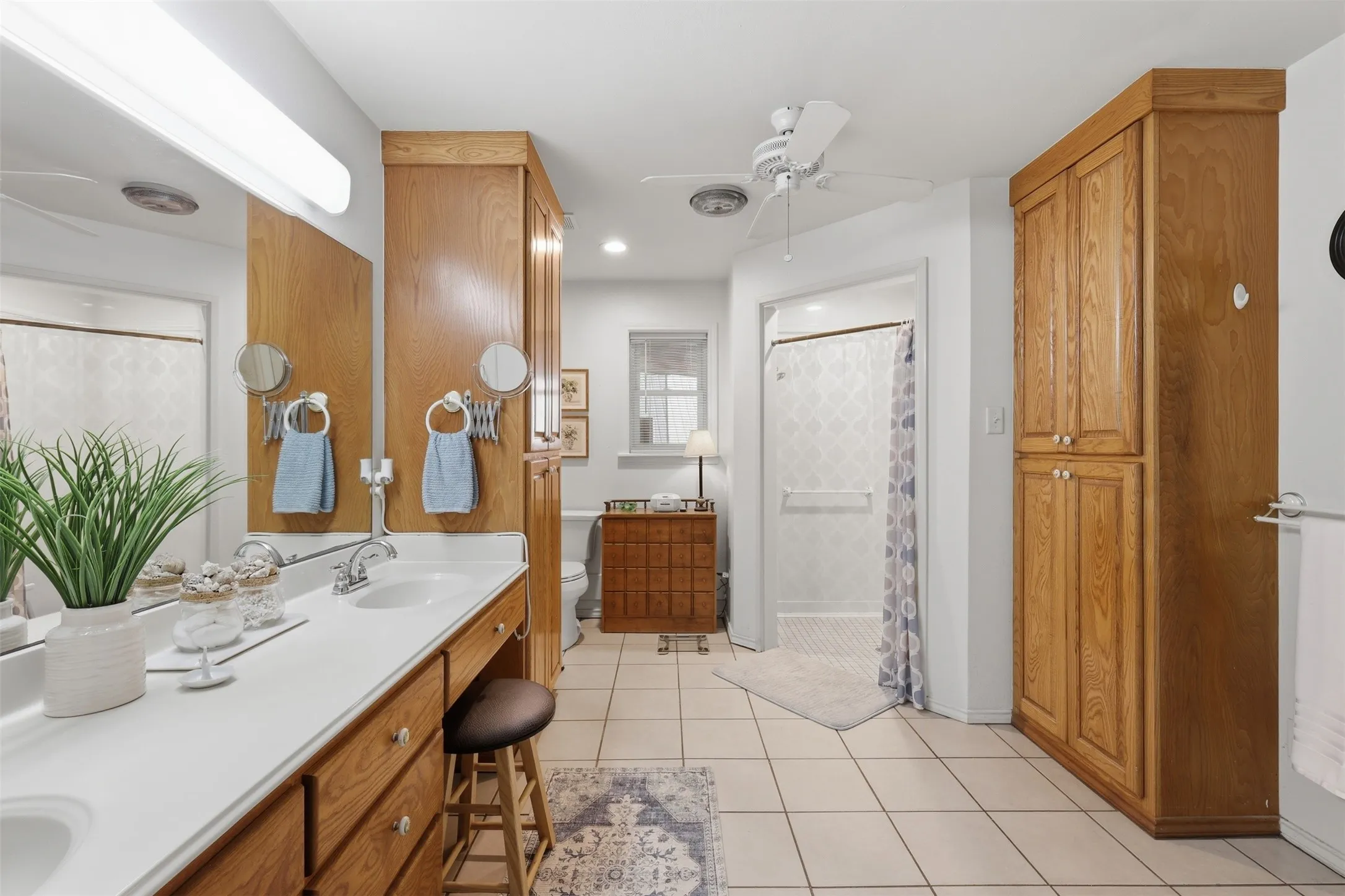 Single Family Residence For Sale in Camp County , 190 County Road 2452, Leesburg, Texas 75451, 3 Bedroom, 2 Bathroom, 3 Garage spaces, 1,938 Sqft, built in 2000, Price $699,000, mls#21235283, Real Estate Agent in Leesburg, Homes For Sale in Camp county, Homes For Sale in Leesburg, Realtor in Leesburg Texas, Real Estate Brokerage Independent Realty Texas, Luminita Cordes Realtor