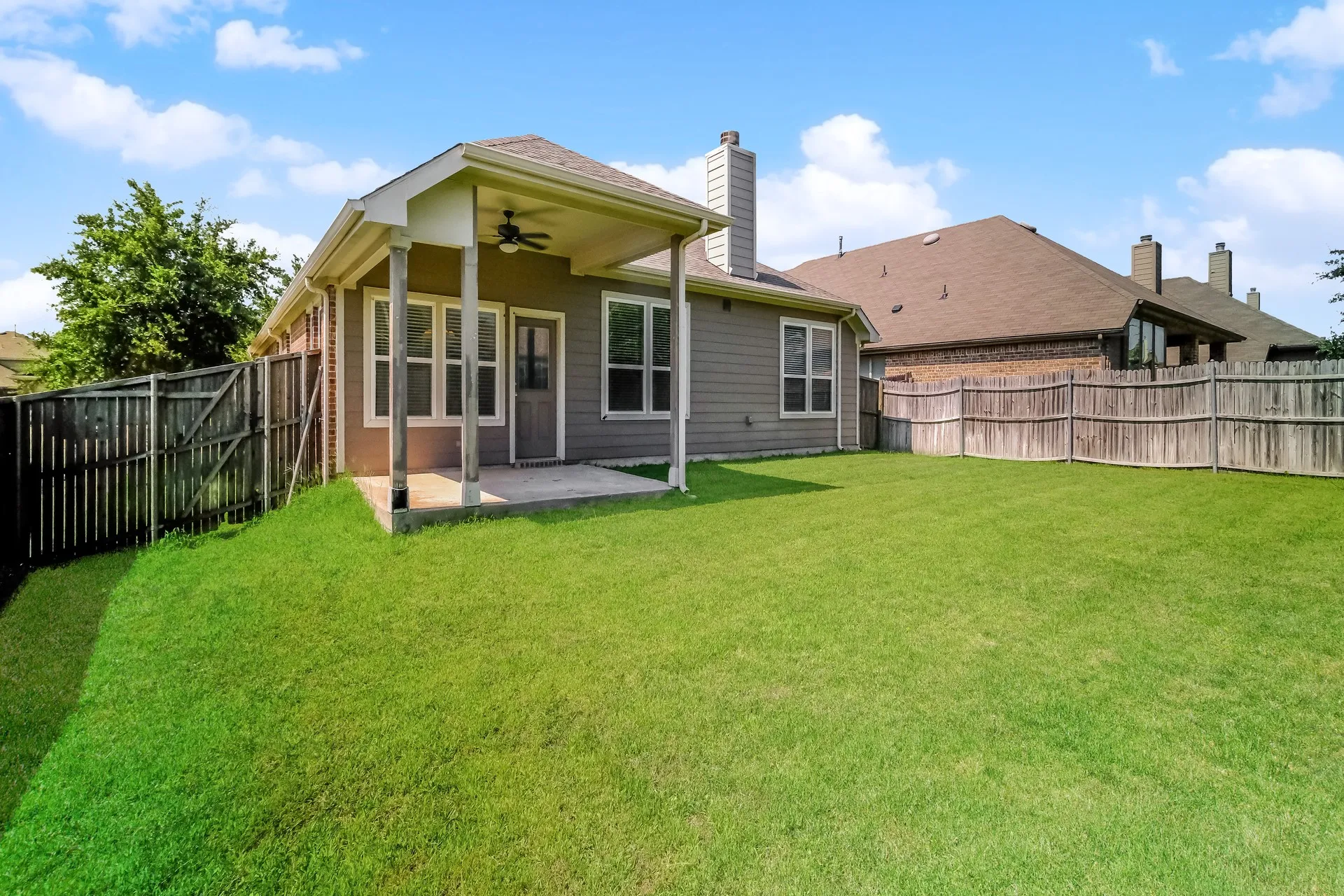 Single Family Residence For Rent in Denton County , 1521 TOUCAN Drive, Little Elm, Texas 75068, 3 Bedroom, 2 Bathroom, 2 Garage spaces, 1,661 Sqft, built in 2010, mls#21366763, Real Estate Agent in Little Elm, Homes For Rent in Denton county, Homes For Rent in Little Elm, Realtor in Little Elm Texas, Real Estate Brokerage Independent Realty Texas, Luminita Cordes Realtor
