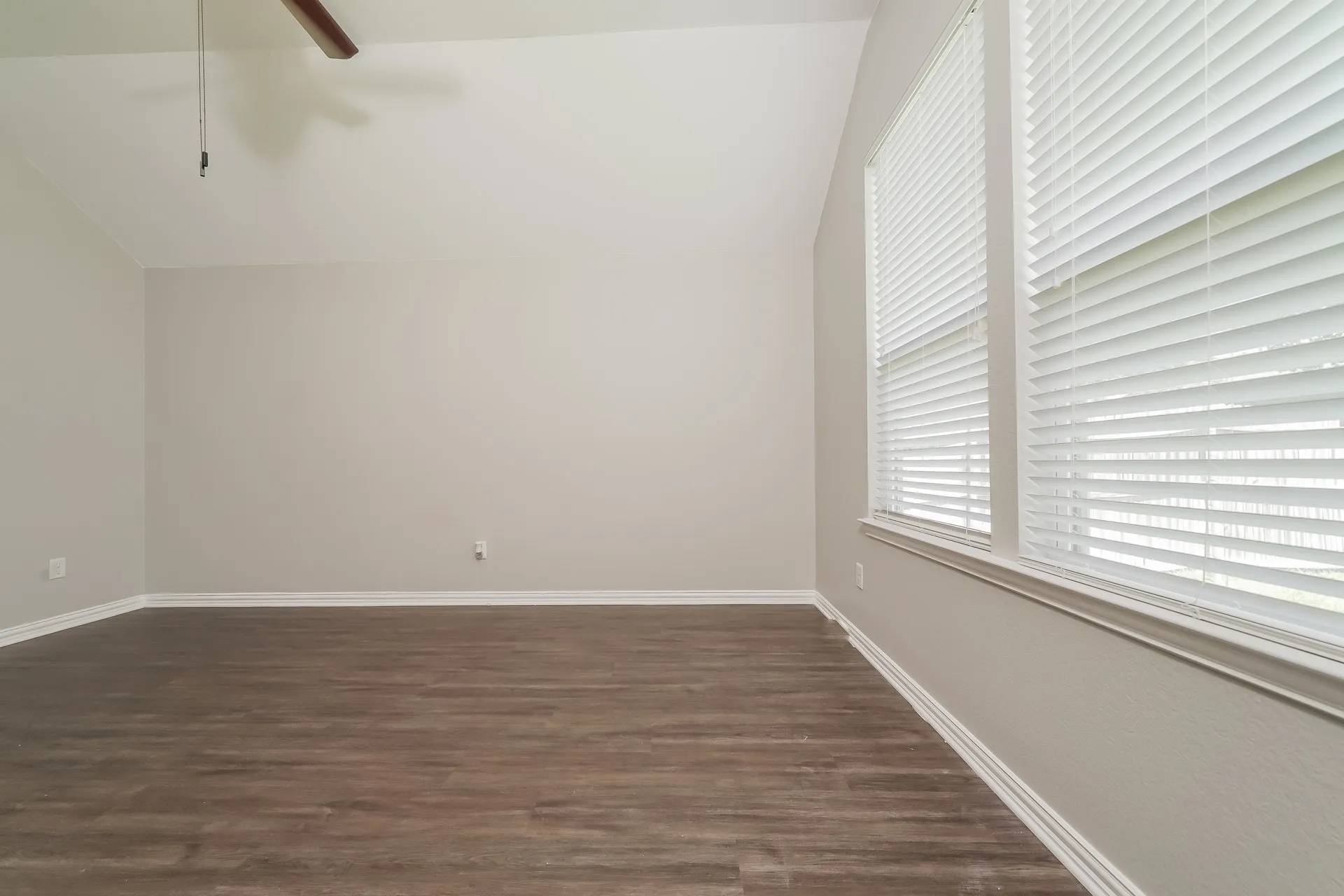Single Family Residence For Rent in Denton County , 1521 TOUCAN Drive, Little Elm, Texas 75068, 3 Bedroom, 2 Bathroom, 2 Garage spaces, 1,661 Sqft, built in 2010, mls#21366763, Real Estate Agent in Little Elm, Homes For Rent in Denton county, Homes For Rent in Little Elm, Realtor in Little Elm Texas, Real Estate Brokerage Independent Realty Texas, Luminita Cordes Realtor