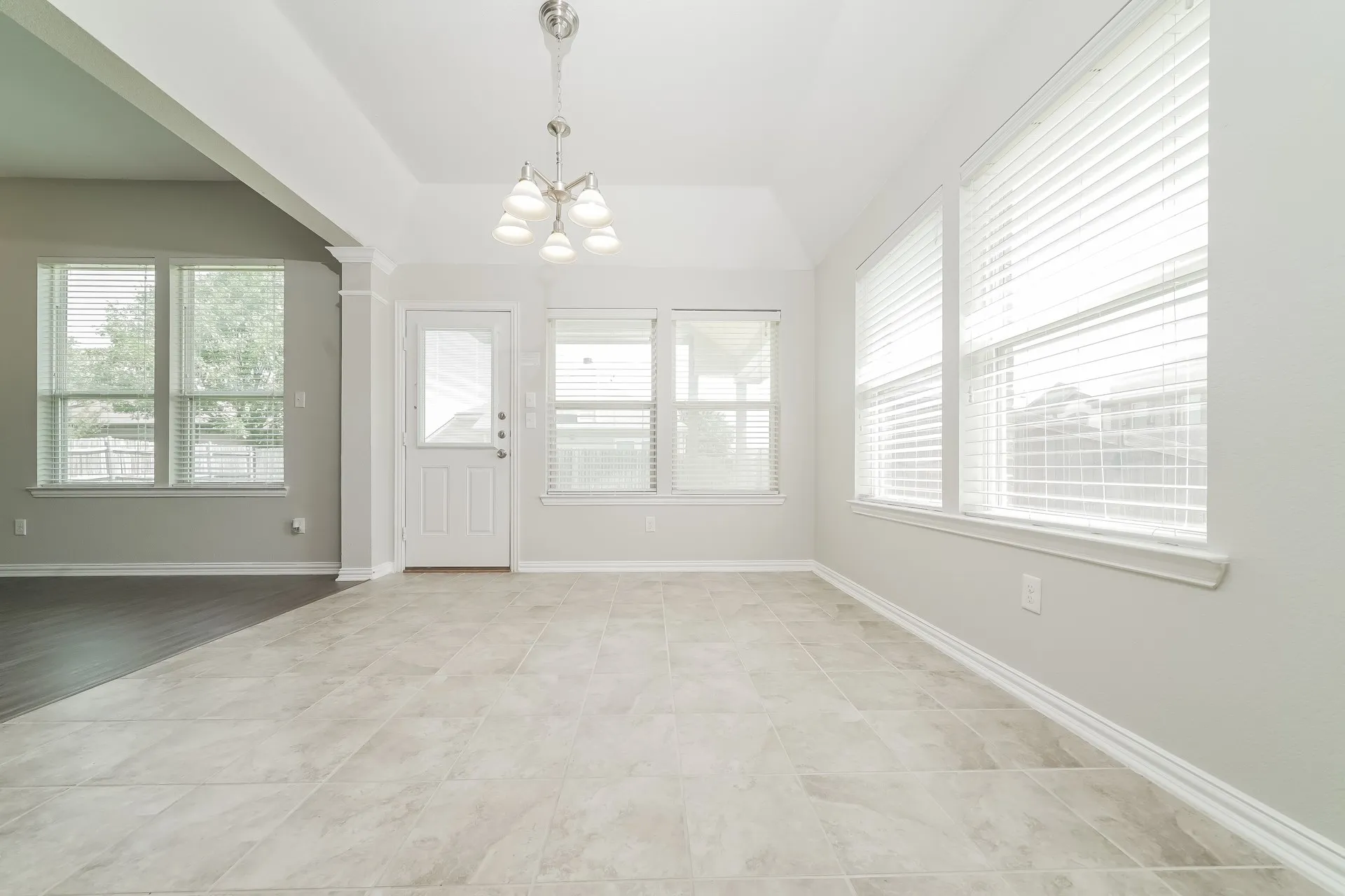 Single Family Residence For Rent in Denton County , 1521 TOUCAN Drive, Little Elm, Texas 75068, 3 Bedroom, 2 Bathroom, 2 Garage spaces, 1,661 Sqft, built in 2010, mls#21366763, Real Estate Agent in Little Elm, Homes For Rent in Denton county, Homes For Rent in Little Elm, Realtor in Little Elm Texas, Real Estate Brokerage Independent Realty Texas, Luminita Cordes Realtor