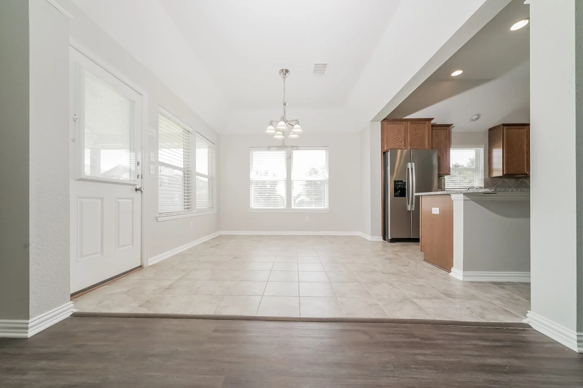 Single Family Residence For Rent in Denton County , 1521 TOUCAN Drive, Little Elm, Texas 75068, 3 Bedroom, 2 Bathroom, 2 Garage spaces, 1,661 Sqft, built in 2010, mls#21366763, Real Estate Agent in Little Elm, Homes For Rent in Denton county, Homes For Rent in Little Elm, Realtor in Little Elm Texas, Real Estate Brokerage Independent Realty Texas, Luminita Cordes Realtor