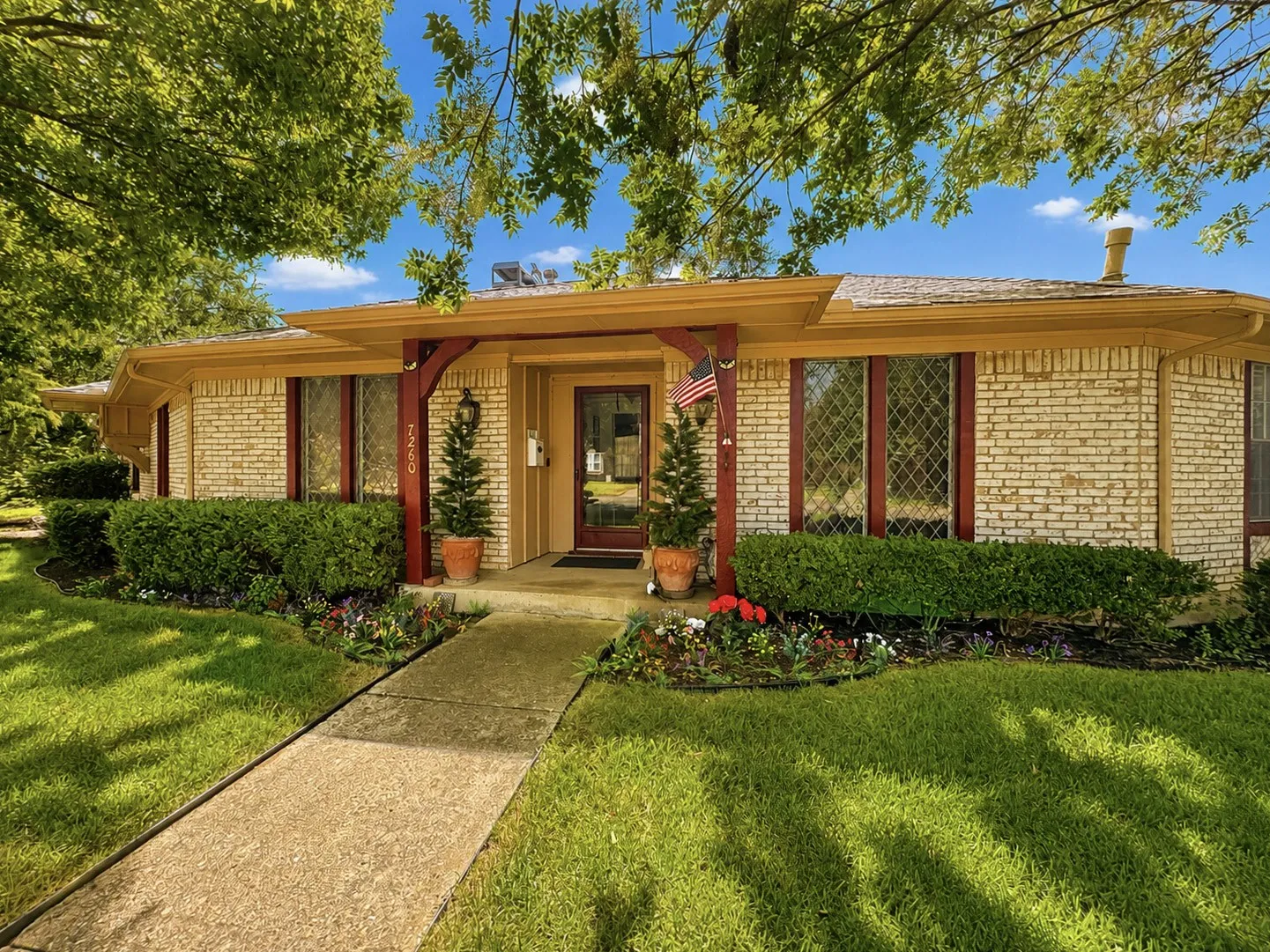 Single Family Residence For Sale in Dallas County , 7260 Alto Caro Drive, Dallas, Texas 75248, 4 Bedroom, 3 Bathroom, 2 Garage spaces, 2,570 Sqft, built in 1970, Price $779,900, mls#21361357, Real Estate Agent in Dallas, Homes For Sale in Dallas county, Homes For Sale in Dallas, Realtor in Dallas Texas, Real Estate Brokerage Independent Realty Texas, Luminita Cordes Realtor