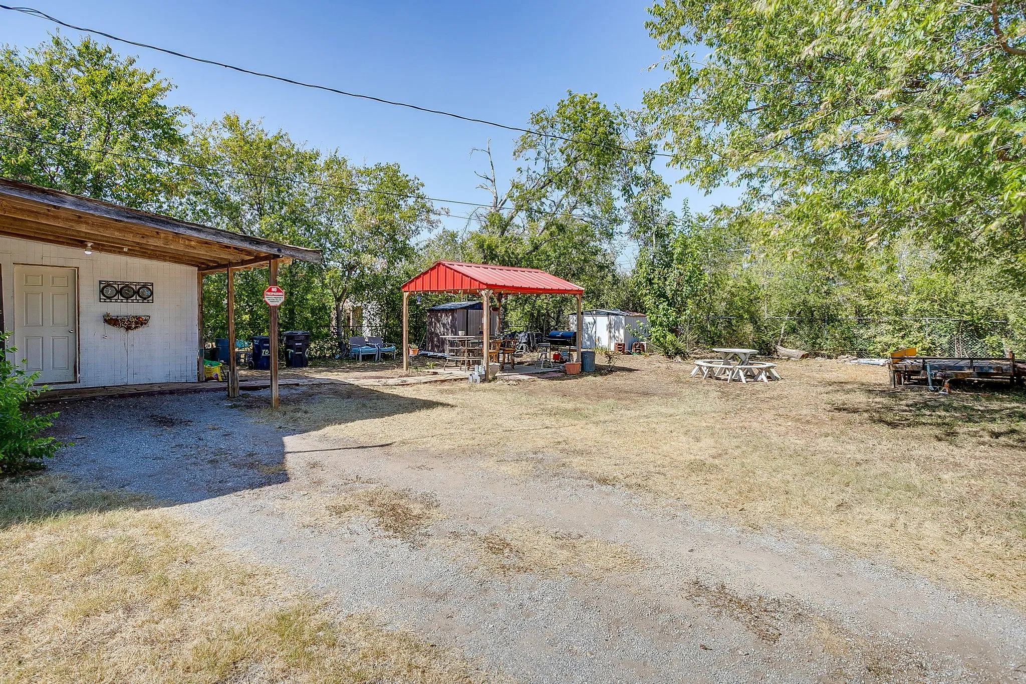 Single Family Residence For Sale in Tarrant County , 3300 31st Street, Fort Worth, Texas 76106, 2 Bedroom, 1 Bathroom, Garage spaces, 899 Sqft, built in 1975, mls#21365793, Real Estate Agent in Fort Worth, Homes For Sale in Tarrant county, Homes For Sale in Fort Worth, Realtor in Fort Worth Texas, Real Estate Brokerage Independent Realty Texas, Luminita Cordes Realtor