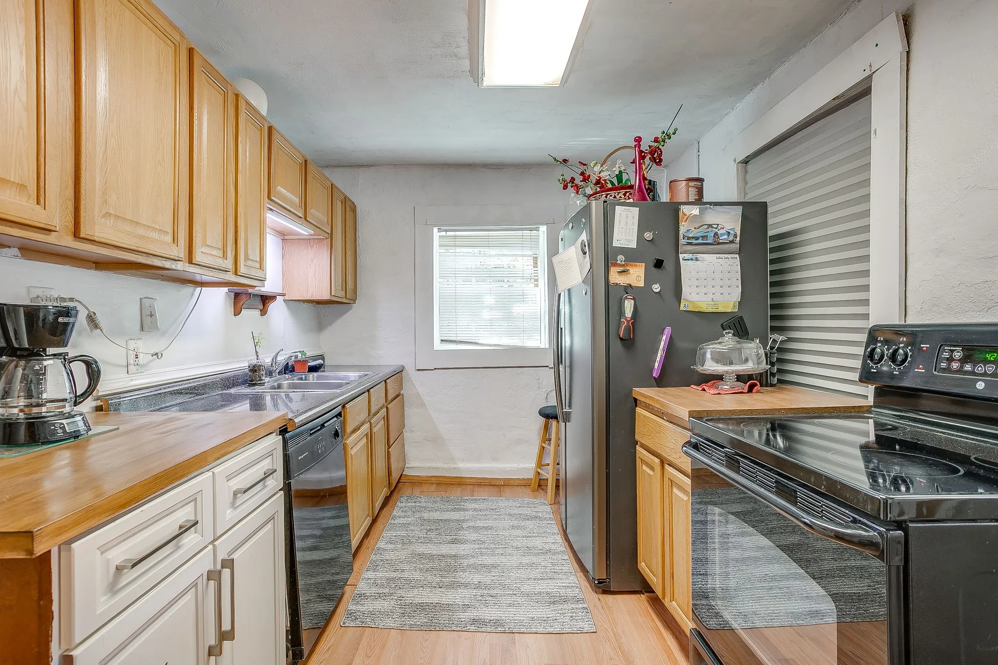 Single Family Residence For Sale in Tarrant County , 3300 31st Street, Fort Worth, Texas 76106, 2 Bedroom, 1 Bathroom, Garage spaces, 899 Sqft, built in 1975, mls#21365793, Real Estate Agent in Fort Worth, Homes For Sale in Tarrant county, Homes For Sale in Fort Worth, Realtor in Fort Worth Texas, Real Estate Brokerage Independent Realty Texas, Luminita Cordes Realtor