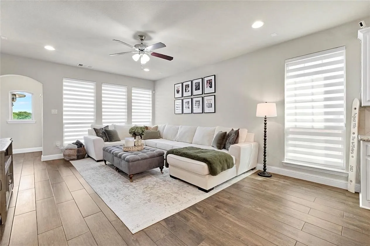 Single Family Residence For Sale in Denton County , 4528 Oriel Lane, Carrollton, Texas 75010, 3 Bedroom, 3 Bathroom, 2 Garage spaces, 2,611 Sqft, built in 2018, mls#21366744, Real Estate Agent in Carrollton, Homes For Sale in Denton county, Homes For Sale in Carrollton, Realtor in Carrollton Texas, Real Estate Brokerage Independent Realty Texas, Luminita Cordes Realtor