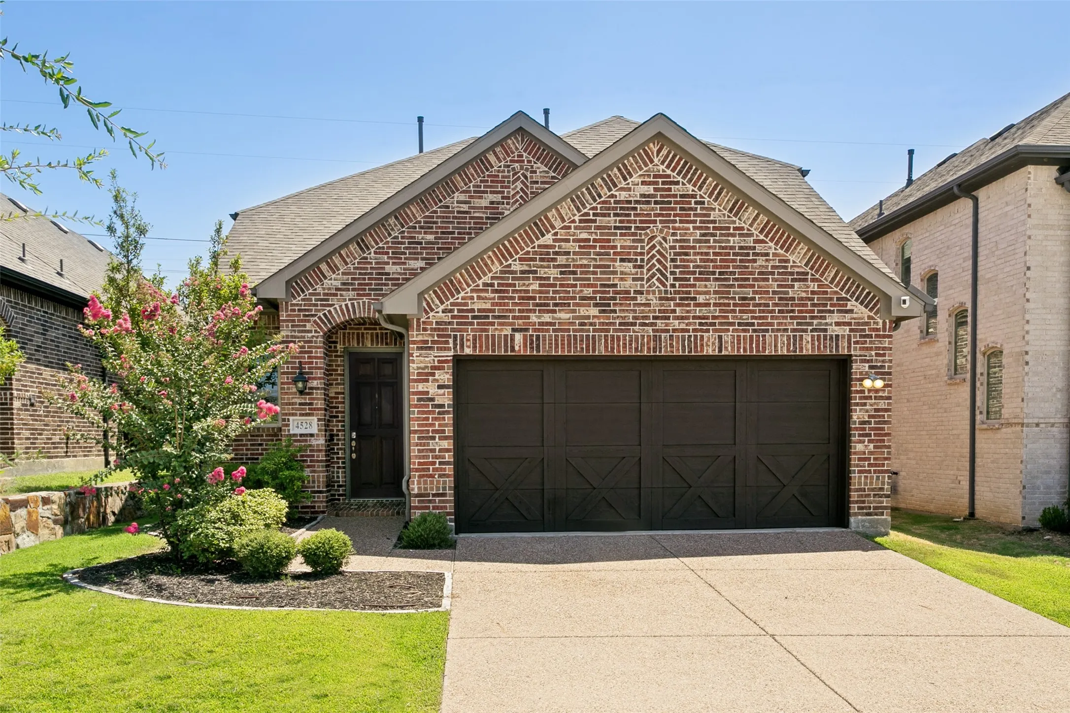 Single Family Residence For Sale in Denton County , 4528 Oriel Lane, Carrollton, Texas 75010, 3 Bedroom, 3 Bathroom, 2 Garage spaces, 2,611 Sqft, built in 2018, mls#21366744, Real Estate Agent in Carrollton, Homes For Sale in Denton county, Homes For Sale in Carrollton, Realtor in Carrollton Texas, Real Estate Brokerage Independent Realty Texas, Luminita Cordes Realtor