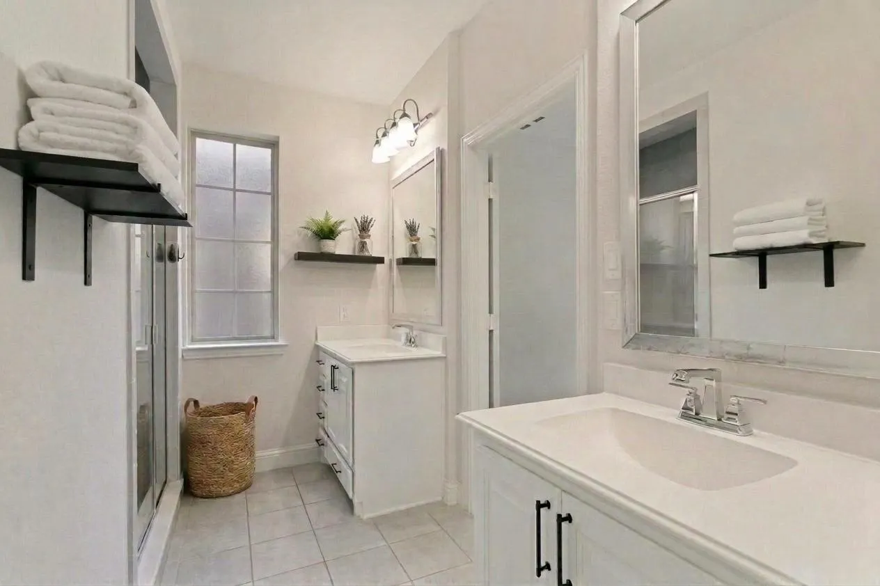 Single Family Residence For Sale in Denton County , 4528 Oriel Lane, Carrollton, Texas 75010, 3 Bedroom, 3 Bathroom, 2 Garage spaces, 2,611 Sqft, built in 2018, mls#21366744, Real Estate Agent in Carrollton, Homes For Sale in Denton county, Homes For Sale in Carrollton, Realtor in Carrollton Texas, Real Estate Brokerage Independent Realty Texas, Luminita Cordes Realtor