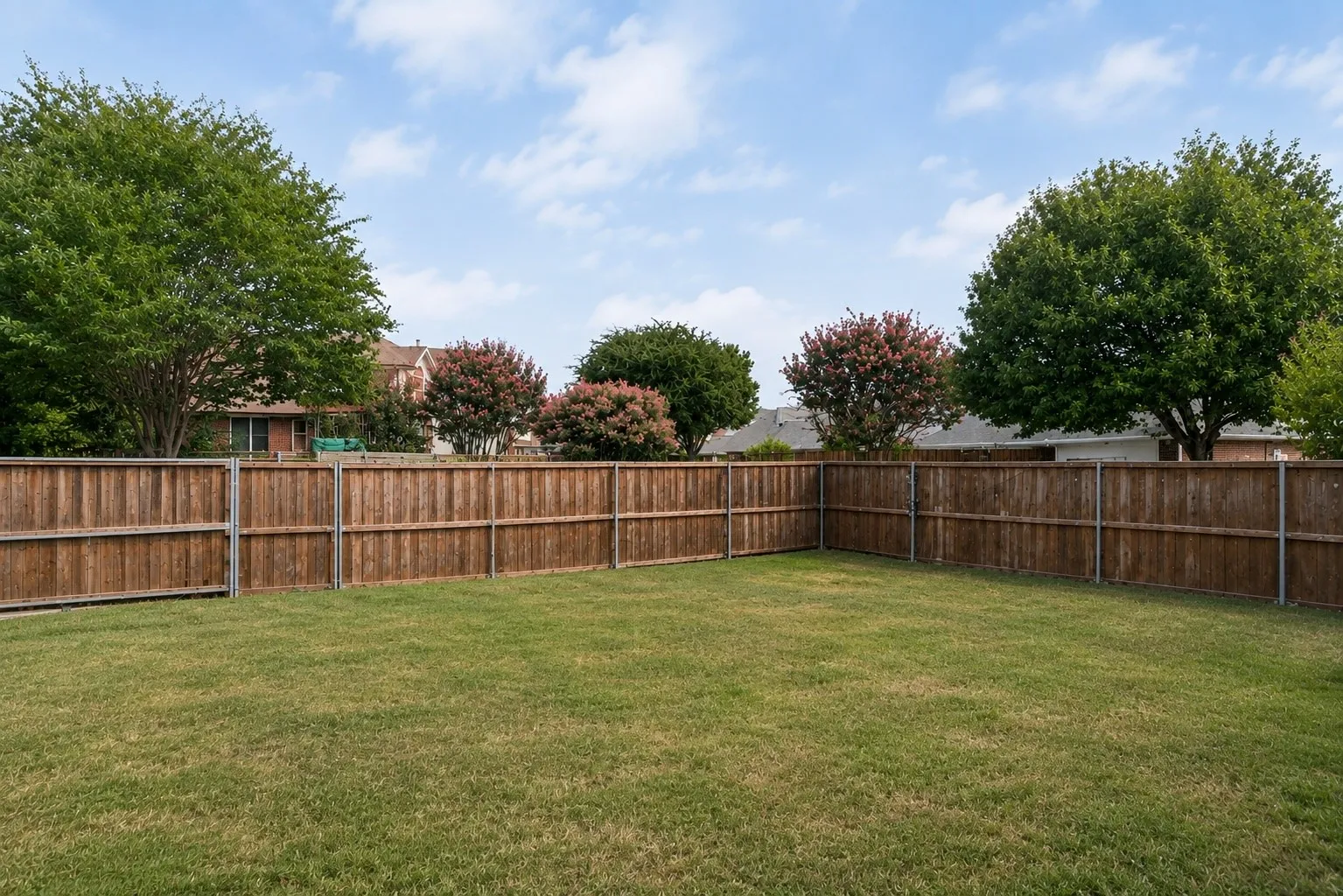 Single Family Residence For Sale in Collin County , 3321 Stone Glen Drive, Plano, Texas 75074, 4 Bedroom, 3 Bathroom, 2 Garage spaces, 2,881 Sqft, built in 1999, mls#21363443, Real Estate Agent in Plano, Homes For Sale in Collin county, Homes For Sale in Plano, Realtor in Plano Texas, Real Estate Brokerage Independent Realty Texas, Luminita Cordes Realtor