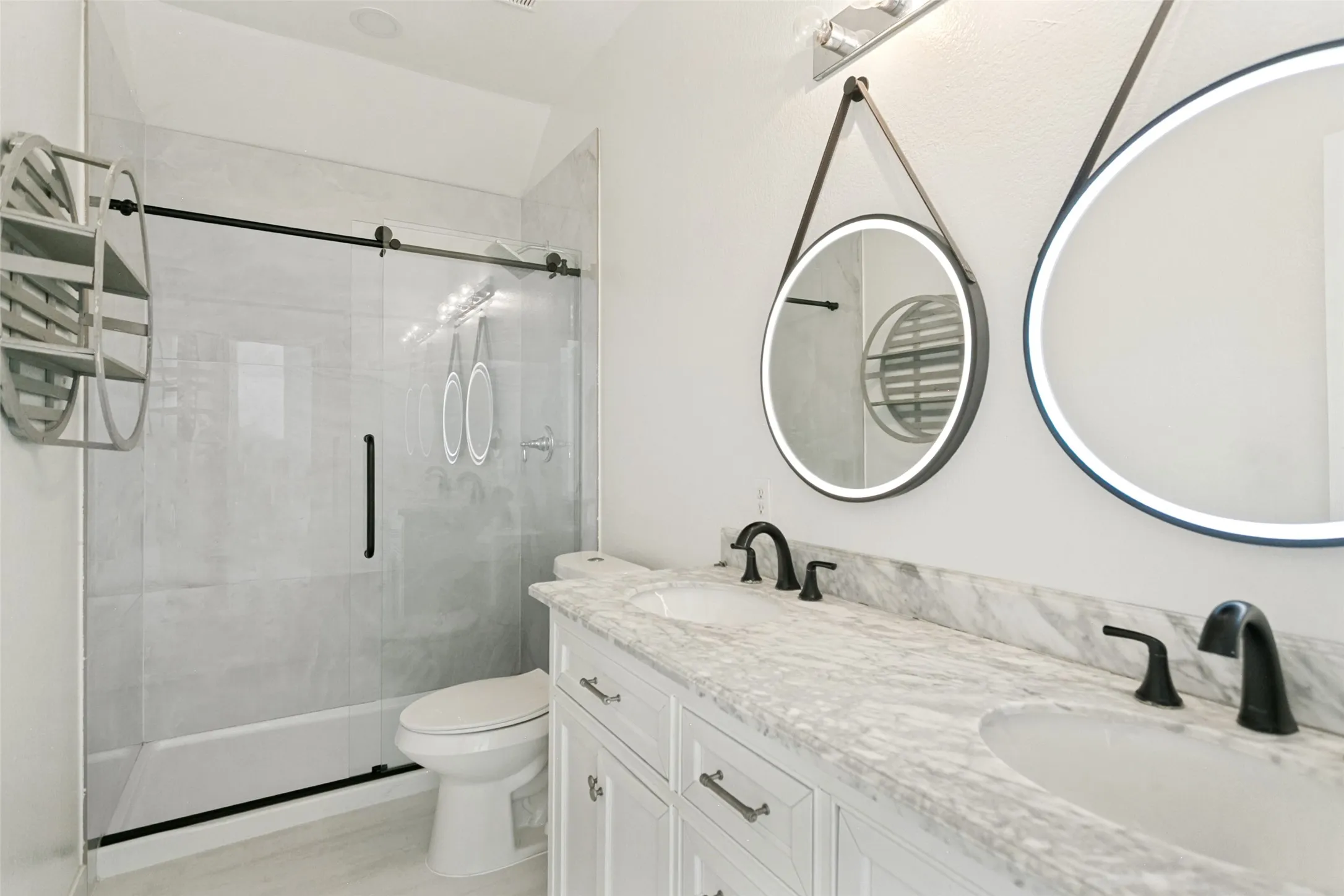 Single Family Residence For Sale in Collin County , 3321 Stone Glen Drive, Plano, Texas 75074, 4 Bedroom, 3 Bathroom, 2 Garage spaces, 2,881 Sqft, built in 1999, mls#21363443, Real Estate Agent in Plano, Homes For Sale in Collin county, Homes For Sale in Plano, Realtor in Plano Texas, Real Estate Brokerage Independent Realty Texas, Luminita Cordes Realtor