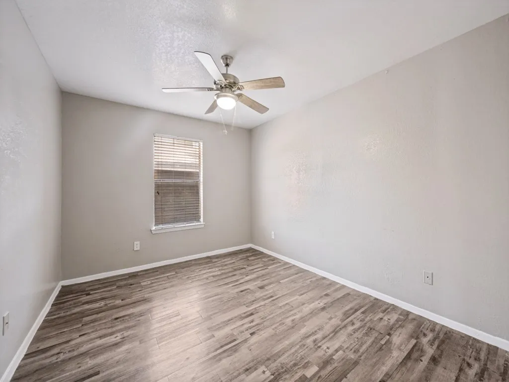 Condominium For Sale in Tarrant County , 1122 Millview Drive 702, Arlington, Texas 76012, 3 Bedroom, 2 Bathroom, Garage spaces, 1,199 Sqft, built in 1984, Price $145,000, mls#21366766, Real Estate Agent in Arlington, Homes For Sale in Tarrant county, Homes For Sale in Arlington, Realtor in Arlington Texas, Real Estate Brokerage Independent Realty Texas, Luminita Cordes Realtor