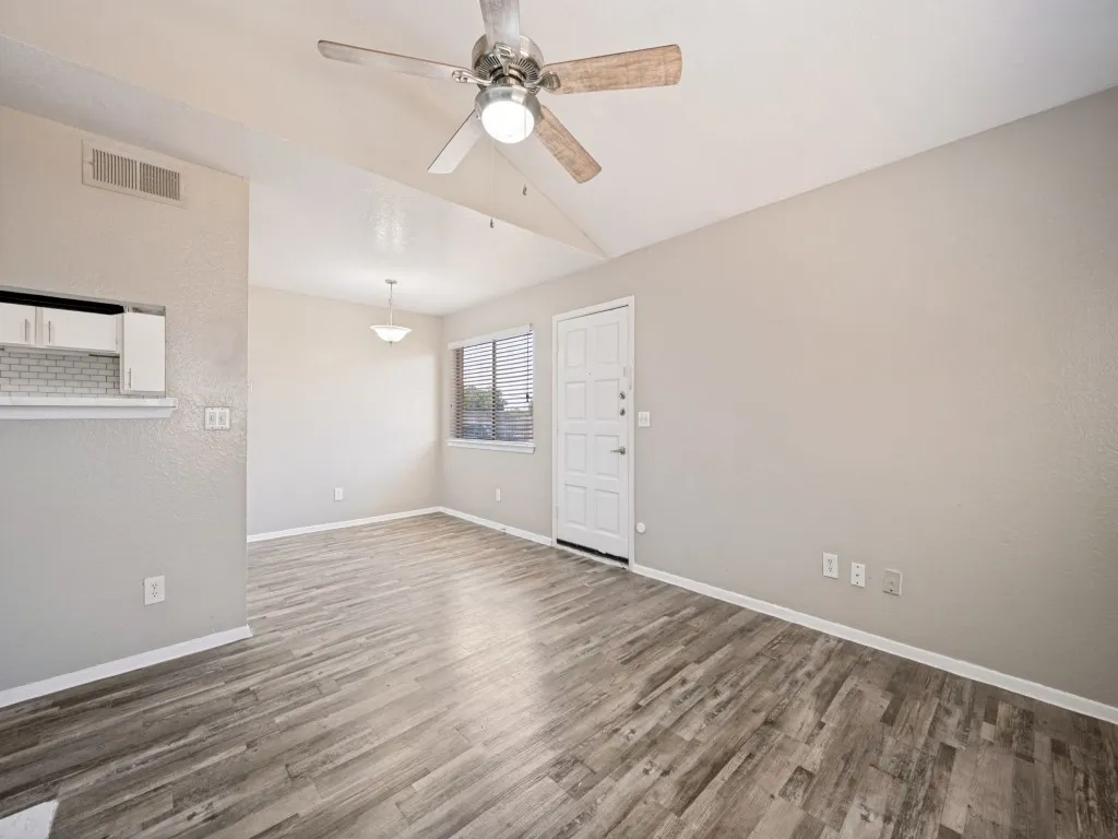 Condominium For Sale in Tarrant County , 1122 Millview Drive 702, Arlington, Texas 76012, 3 Bedroom, 2 Bathroom, Garage spaces, 1,199 Sqft, built in 1984, Price $145,000, mls#21366766, Real Estate Agent in Arlington, Homes For Sale in Tarrant county, Homes For Sale in Arlington, Realtor in Arlington Texas, Real Estate Brokerage Independent Realty Texas, Luminita Cordes Realtor