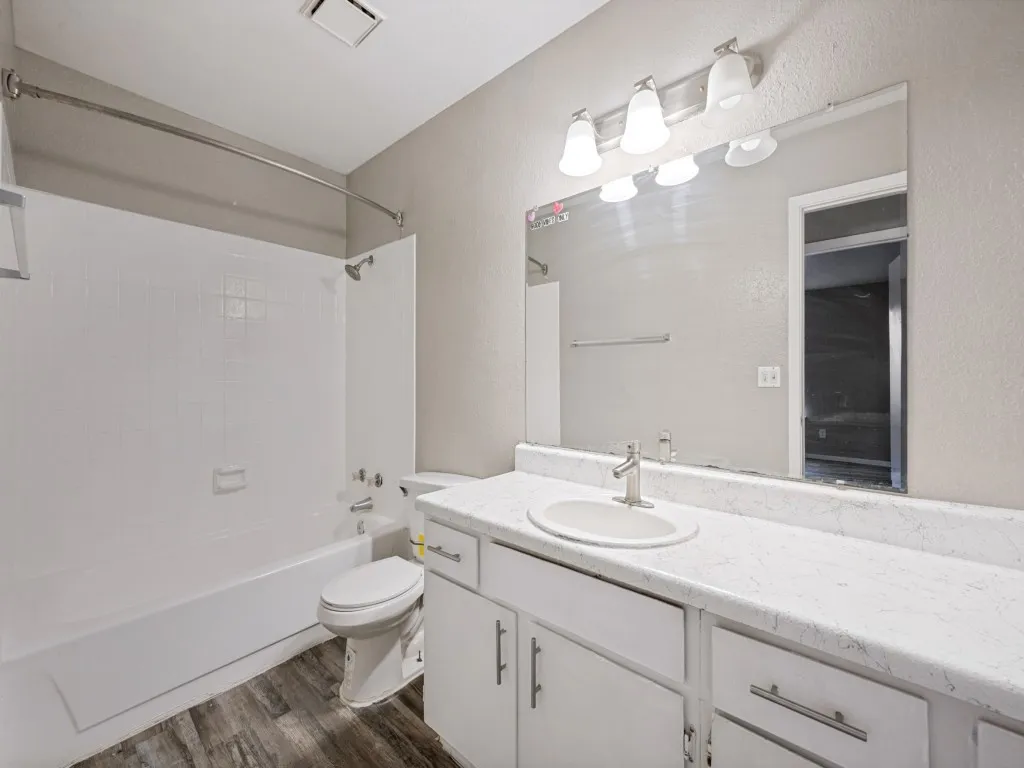 Condominium For Sale in Tarrant County , 1122 Millview Drive 702, Arlington, Texas 76012, 3 Bedroom, 2 Bathroom, Garage spaces, 1,199 Sqft, built in 1984, Price $145,000, mls#21366766, Real Estate Agent in Arlington, Homes For Sale in Tarrant county, Homes For Sale in Arlington, Realtor in Arlington Texas, Real Estate Brokerage Independent Realty Texas, Luminita Cordes Realtor