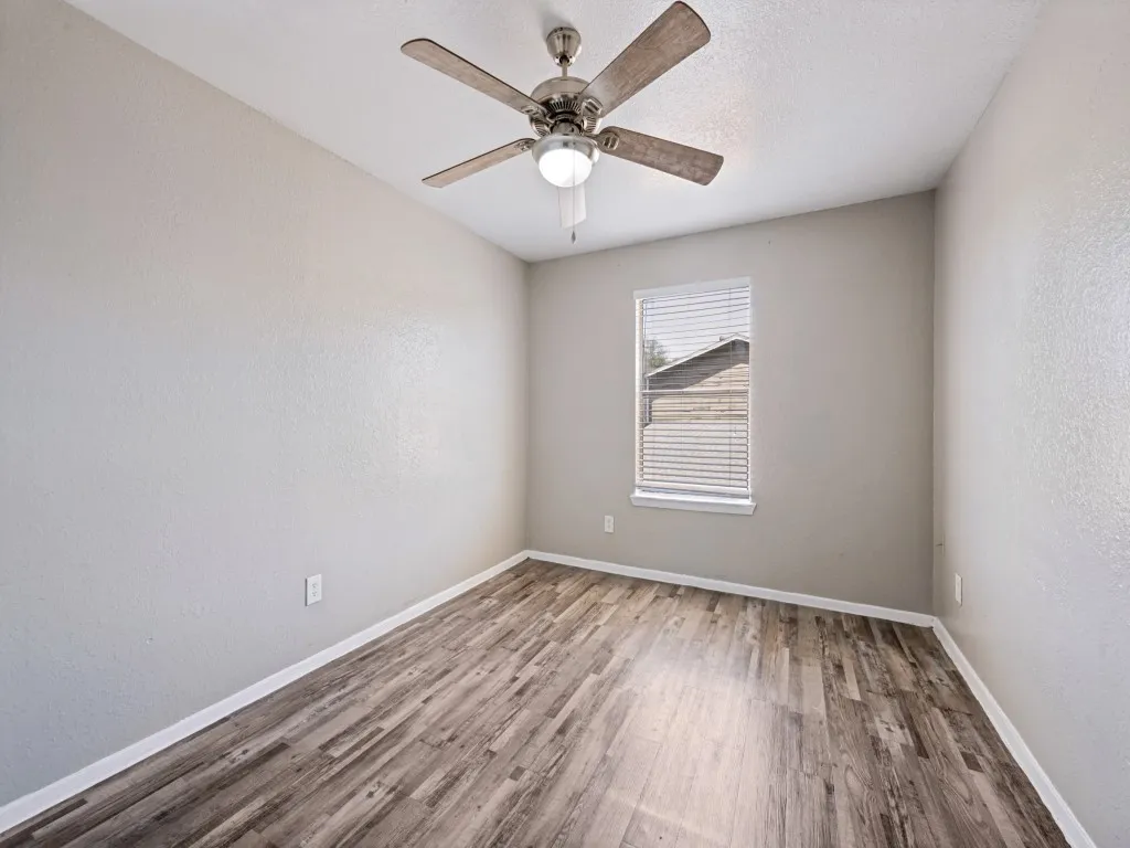 Condominium For Sale in Tarrant County , 1122 Millview Drive 702, Arlington, Texas 76012, 3 Bedroom, 2 Bathroom, Garage spaces, 1,199 Sqft, built in 1984, Price $145,000, mls#21366766, Real Estate Agent in Arlington, Homes For Sale in Tarrant county, Homes For Sale in Arlington, Realtor in Arlington Texas, Real Estate Brokerage Independent Realty Texas, Luminita Cordes Realtor
