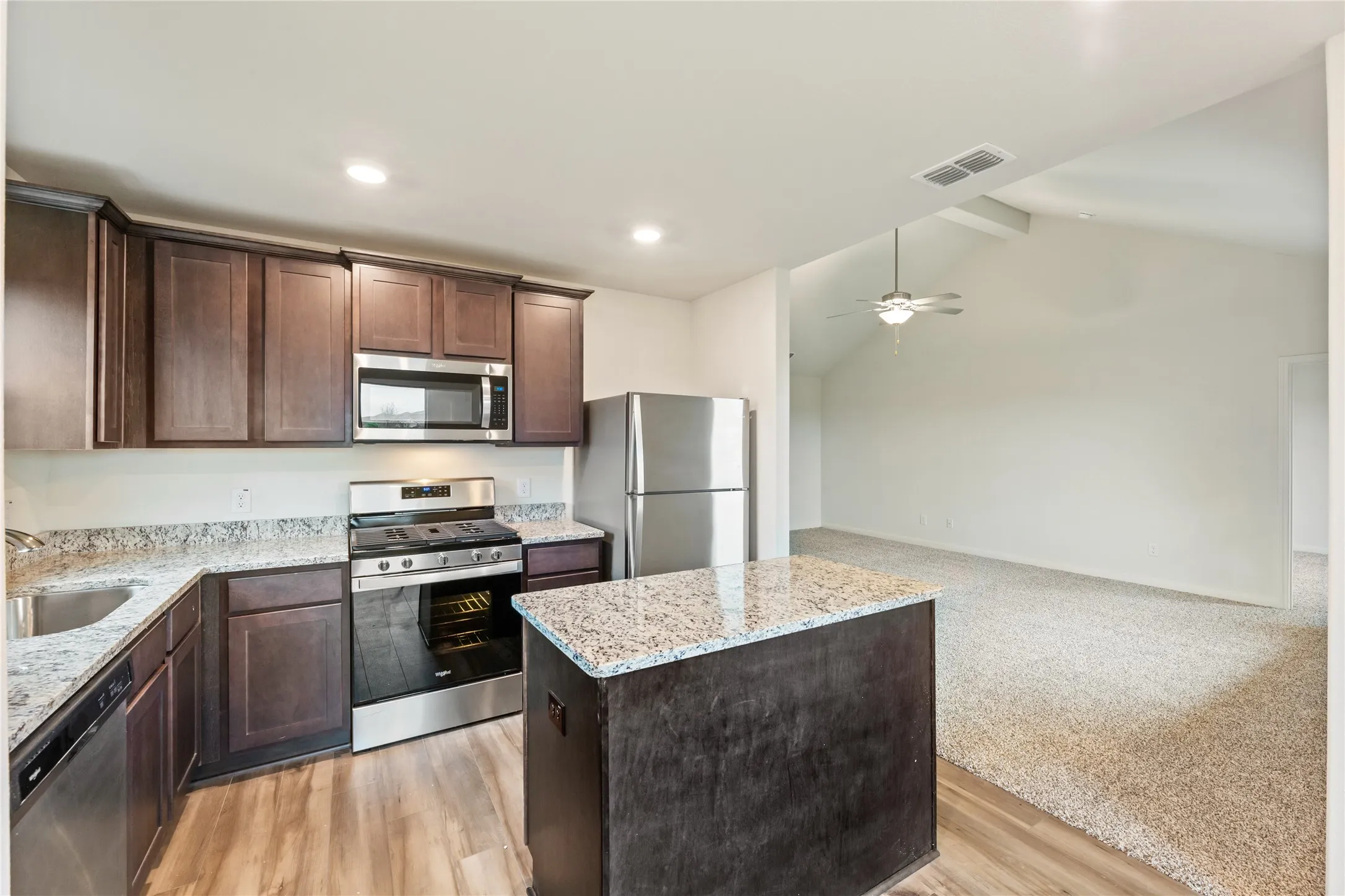 Single Family Residence For Rent in Kaufman County , 3006 Winscott Lane, Forney, Texas 75126, 3 Bedroom, 2 Bathroom, 2 Garage spaces, 1,681 Sqft, built in 2021, Price $2,350, mls#21366772, Real Estate Agent in Forney, Homes For Rent in Kaufman county, Homes For Rent in Forney, Realtor in Forney Texas, Real Estate Brokerage Independent Realty Texas, Luminita Cordes Realtor