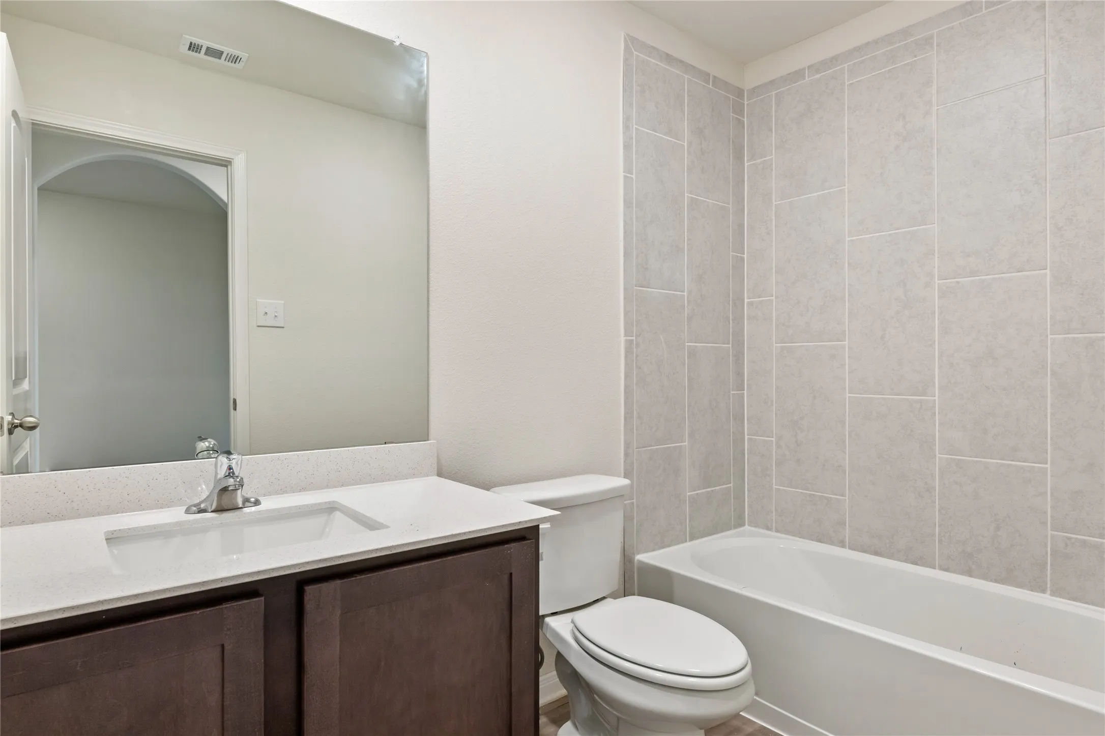 Single Family Residence For Rent in Kaufman County , 3006 Winscott Lane, Forney, Texas 75126, 3 Bedroom, 2 Bathroom, 2 Garage spaces, 1,681 Sqft, built in 2021, Price $2,350, mls#21366772, Real Estate Agent in Forney, Homes For Rent in Kaufman county, Homes For Rent in Forney, Realtor in Forney Texas, Real Estate Brokerage Independent Realty Texas, Luminita Cordes Realtor