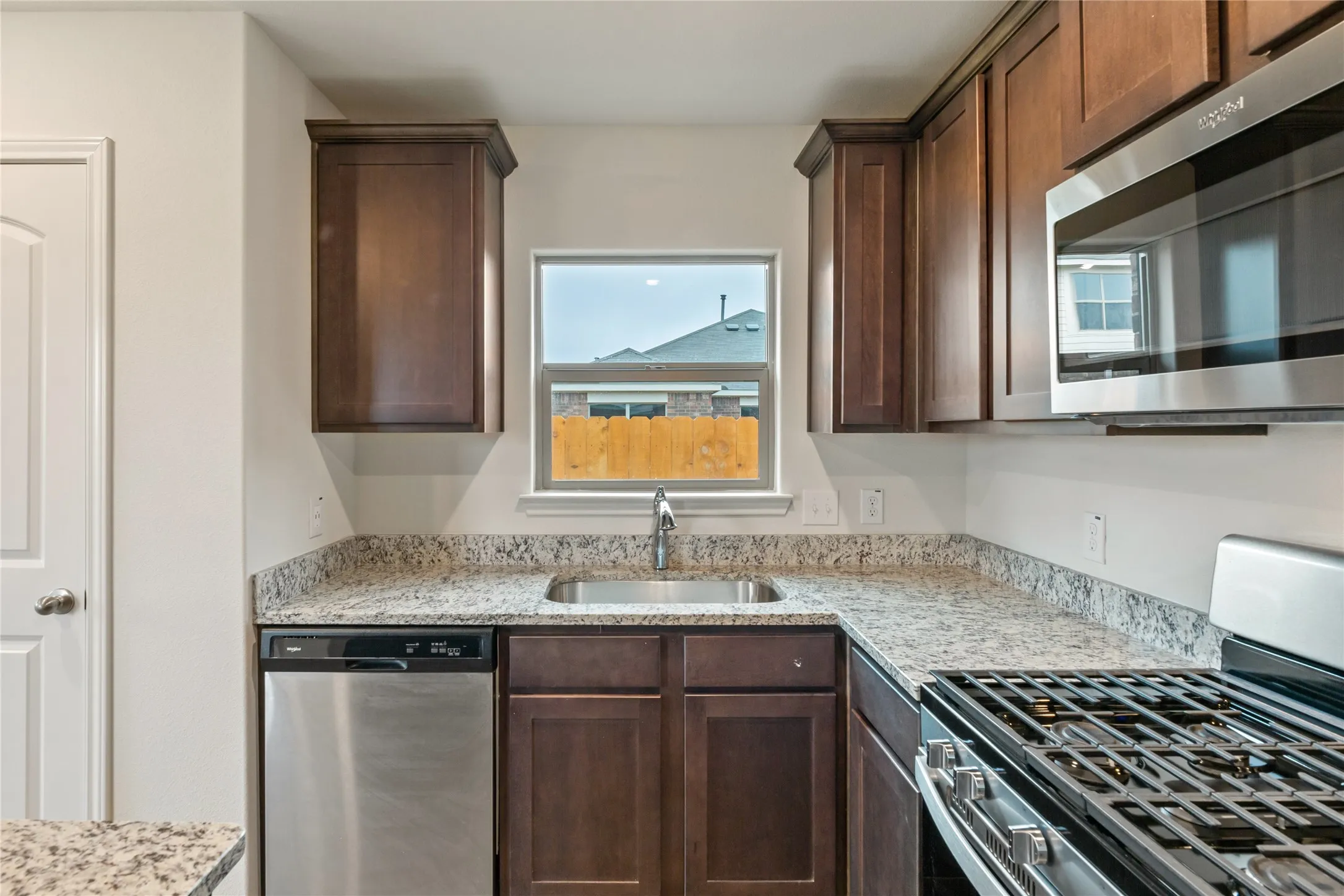 Single Family Residence For Rent in Kaufman County , 3006 Winscott Lane, Forney, Texas 75126, 3 Bedroom, 2 Bathroom, 2 Garage spaces, 1,681 Sqft, built in 2021, Price $2,350, mls#21366772, Real Estate Agent in Forney, Homes For Rent in Kaufman county, Homes For Rent in Forney, Realtor in Forney Texas, Real Estate Brokerage Independent Realty Texas, Luminita Cordes Realtor