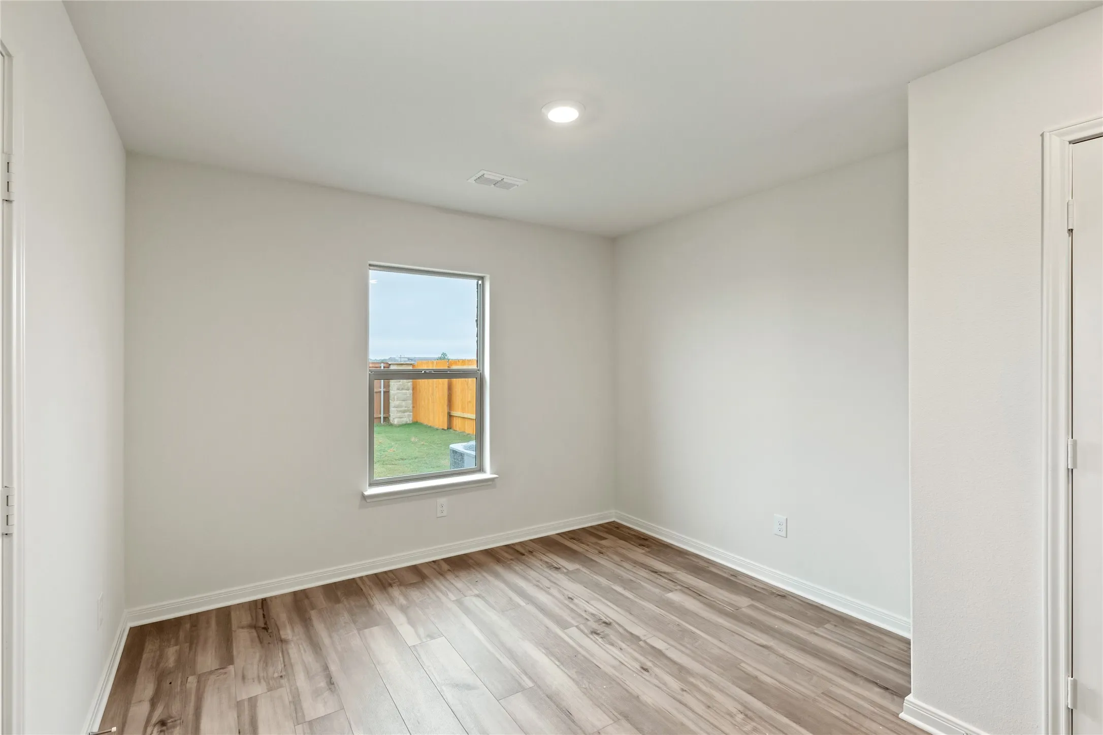 Single Family Residence For Rent in Kaufman County , 3006 Winscott Lane, Forney, Texas 75126, 3 Bedroom, 2 Bathroom, 2 Garage spaces, 1,681 Sqft, built in 2021, Price $2,350, mls#21366772, Real Estate Agent in Forney, Homes For Rent in Kaufman county, Homes For Rent in Forney, Realtor in Forney Texas, Real Estate Brokerage Independent Realty Texas, Luminita Cordes Realtor