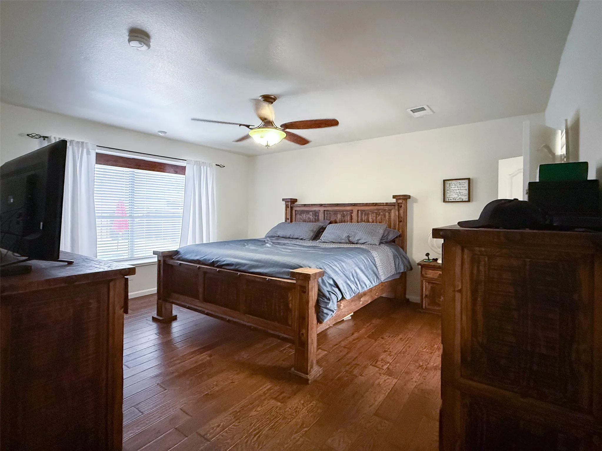 Single Family Residence For Sale in Denton County , 3103 Mason Avenue, Corinth, Texas 76210, 3 Bedroom, 3 Bathroom, 2 Garage spaces, 2,483 Sqft, built in 1998, mls#21365259, Real Estate Agent in Corinth, Homes For Sale in Denton county, Homes For Sale in Corinth, Realtor in Corinth Texas, Real Estate Brokerage Independent Realty Texas, Luminita Cordes Realtor
