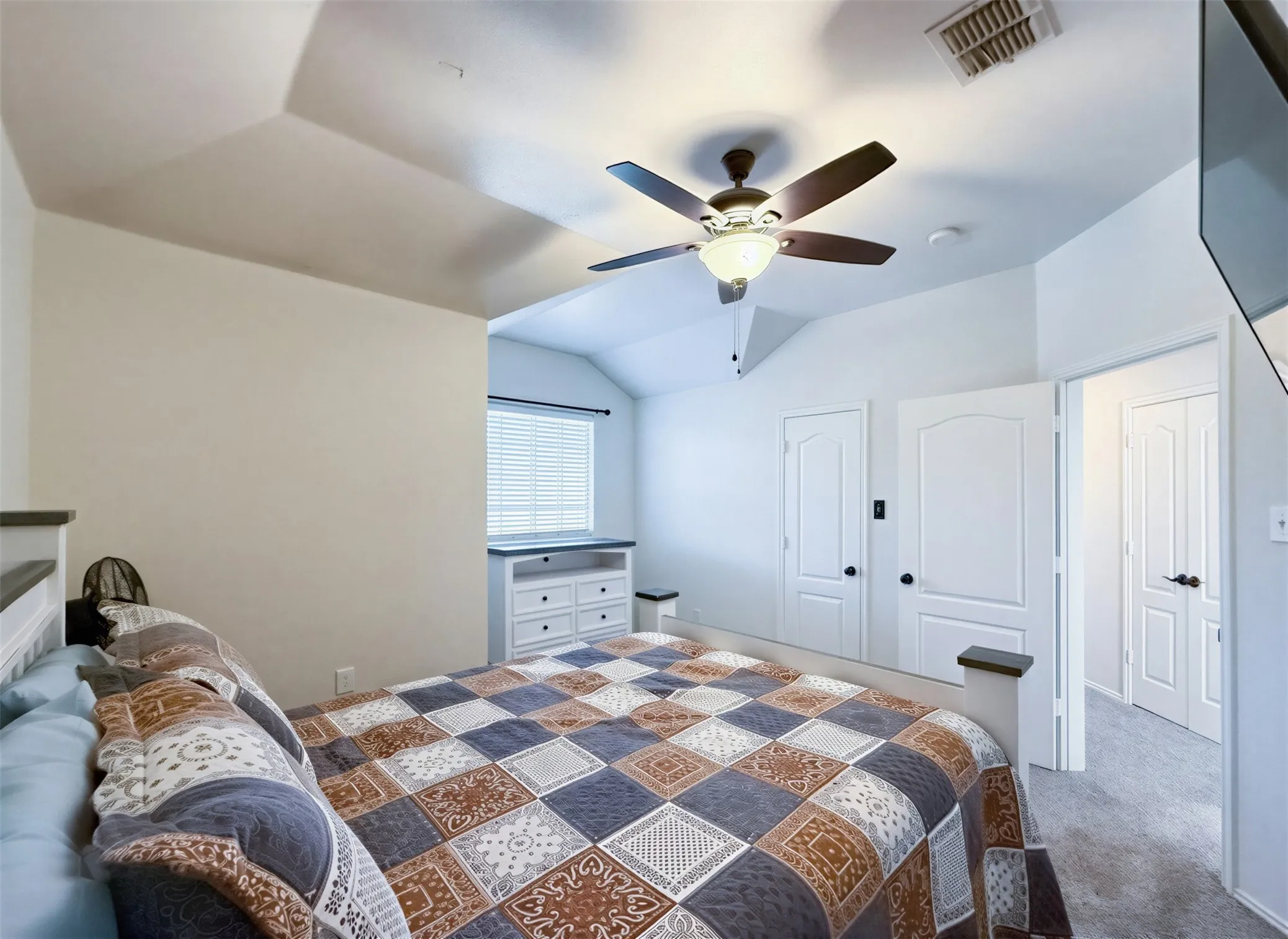 Single Family Residence For Sale in Denton County , 3103 Mason Avenue, Corinth, Texas 76210, 3 Bedroom, 3 Bathroom, 2 Garage spaces, 2,483 Sqft, built in 1998, mls#21365259, Real Estate Agent in Corinth, Homes For Sale in Denton county, Homes For Sale in Corinth, Realtor in Corinth Texas, Real Estate Brokerage Independent Realty Texas, Luminita Cordes Realtor