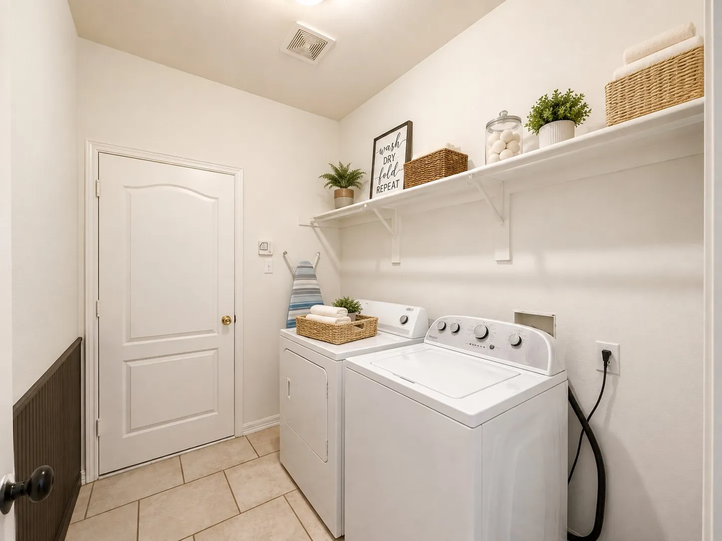 Single Family Residence For Sale in Denton County , 3103 Mason Avenue, Corinth, Texas 76210, 3 Bedroom, 3 Bathroom, 2 Garage spaces, 2,483 Sqft, built in 1998, mls#21365259, Real Estate Agent in Corinth, Homes For Sale in Denton county, Homes For Sale in Corinth, Realtor in Corinth Texas, Real Estate Brokerage Independent Realty Texas, Luminita Cordes Realtor
