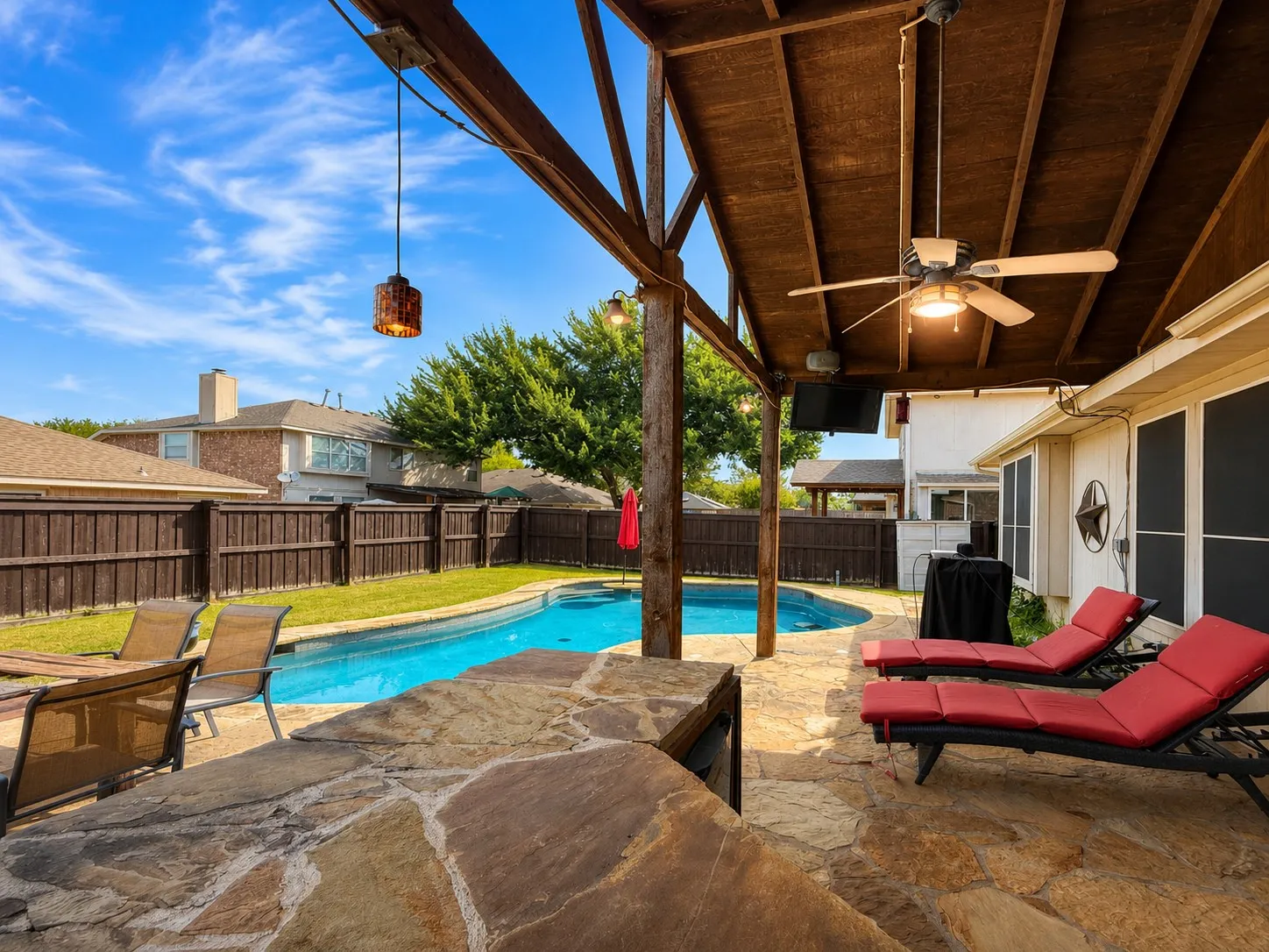 Single Family Residence For Sale in Denton County , 3103 Mason Avenue, Corinth, Texas 76210, 3 Bedroom, 3 Bathroom, 2 Garage spaces, 2,483 Sqft, built in 1998, mls#21365259, Real Estate Agent in Corinth, Homes For Sale in Denton county, Homes For Sale in Corinth, Realtor in Corinth Texas, Real Estate Brokerage Independent Realty Texas, Luminita Cordes Realtor