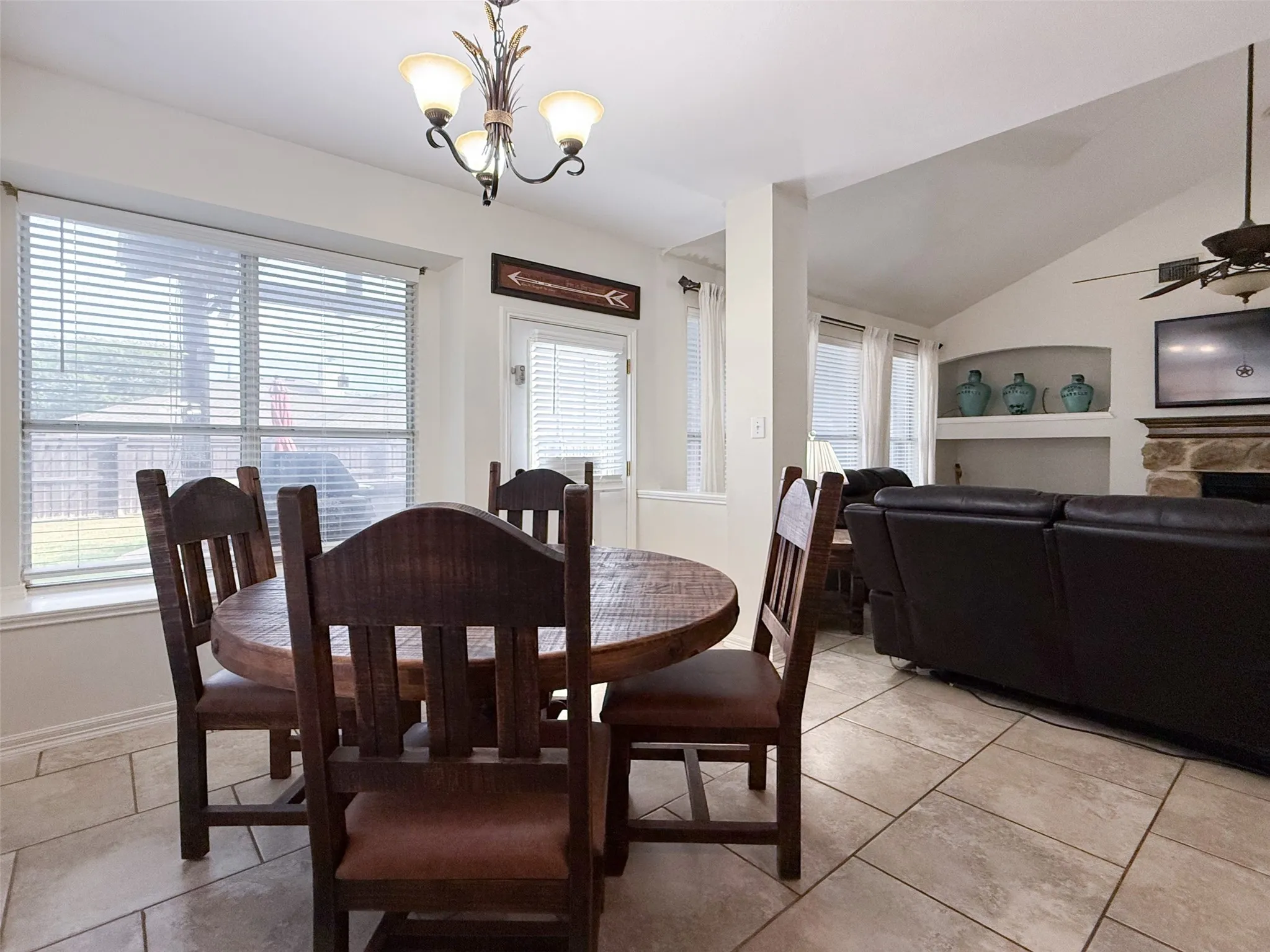 Single Family Residence For Sale in Denton County , 3103 Mason Avenue, Corinth, Texas 76210, 3 Bedroom, 3 Bathroom, 2 Garage spaces, 2,483 Sqft, built in 1998, mls#21365259, Real Estate Agent in Corinth, Homes For Sale in Denton county, Homes For Sale in Corinth, Realtor in Corinth Texas, Real Estate Brokerage Independent Realty Texas, Luminita Cordes Realtor