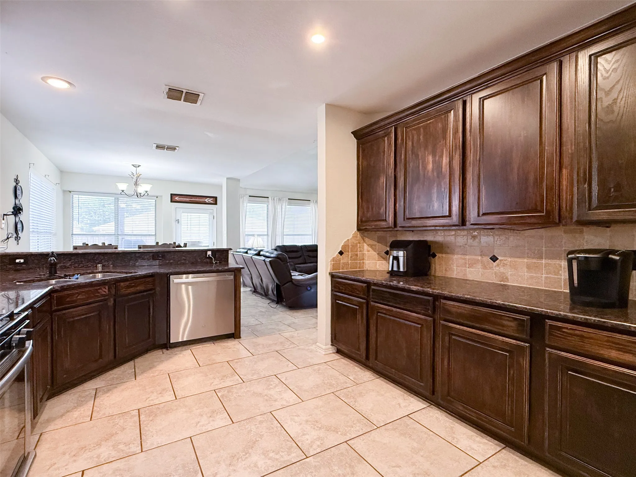 Single Family Residence For Sale in Denton County , 3103 Mason Avenue, Corinth, Texas 76210, 3 Bedroom, 3 Bathroom, 2 Garage spaces, 2,483 Sqft, built in 1998, mls#21365259, Real Estate Agent in Corinth, Homes For Sale in Denton county, Homes For Sale in Corinth, Realtor in Corinth Texas, Real Estate Brokerage Independent Realty Texas, Luminita Cordes Realtor
