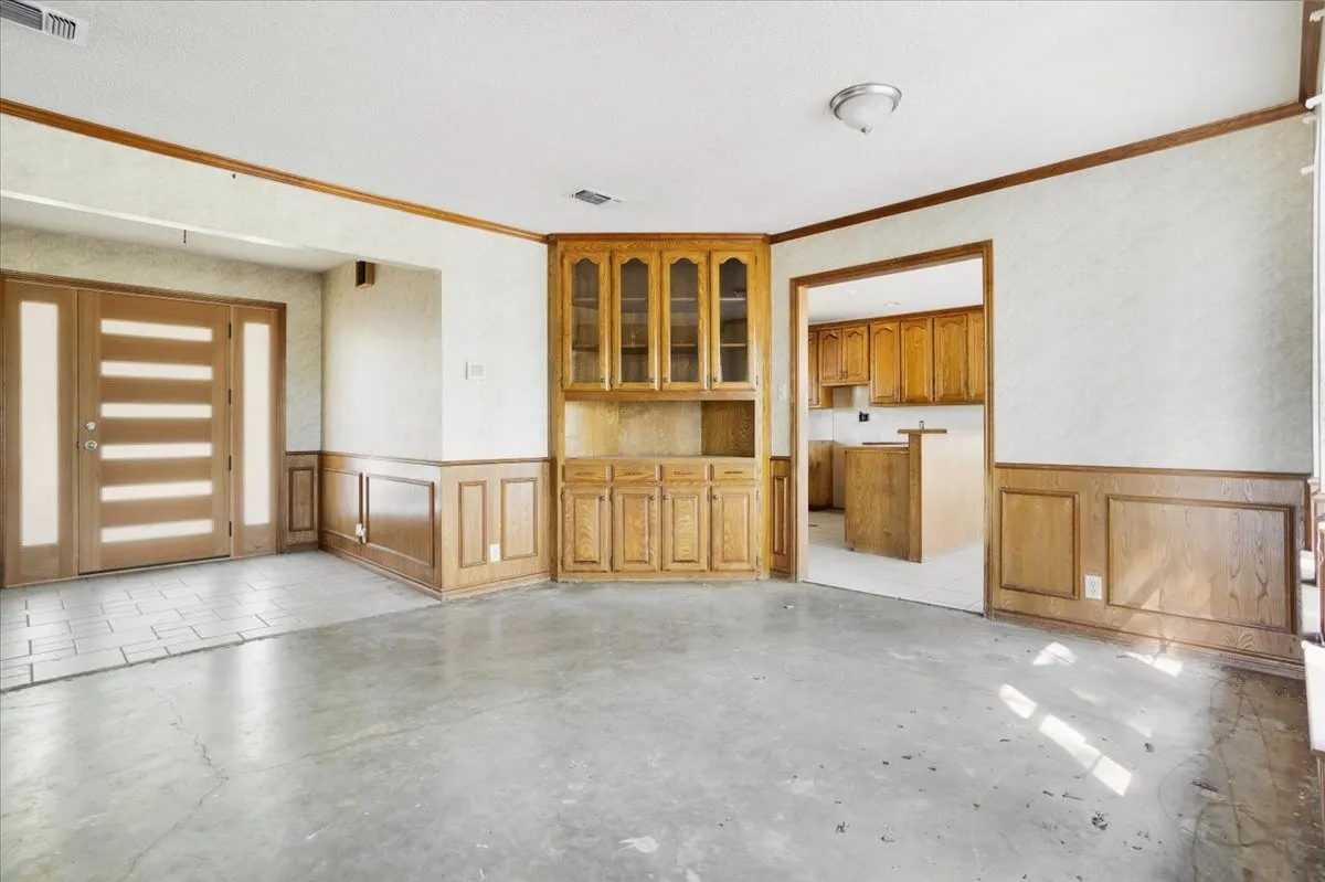 Single Family Residence For Sale in Grayson County , 5292 Preston Road, Denison, Texas 75020, 5 Bedroom, 3 Bathroom, 4 Garage spaces, 3,060 Sqft, built in 1988, mls#21363178, Real Estate Agent in Denison, Homes For Sale in Grayson county, Homes For Sale in Denison, Realtor in Denison Texas, Real Estate Brokerage Independent Realty Texas, Luminita Cordes Realtor
