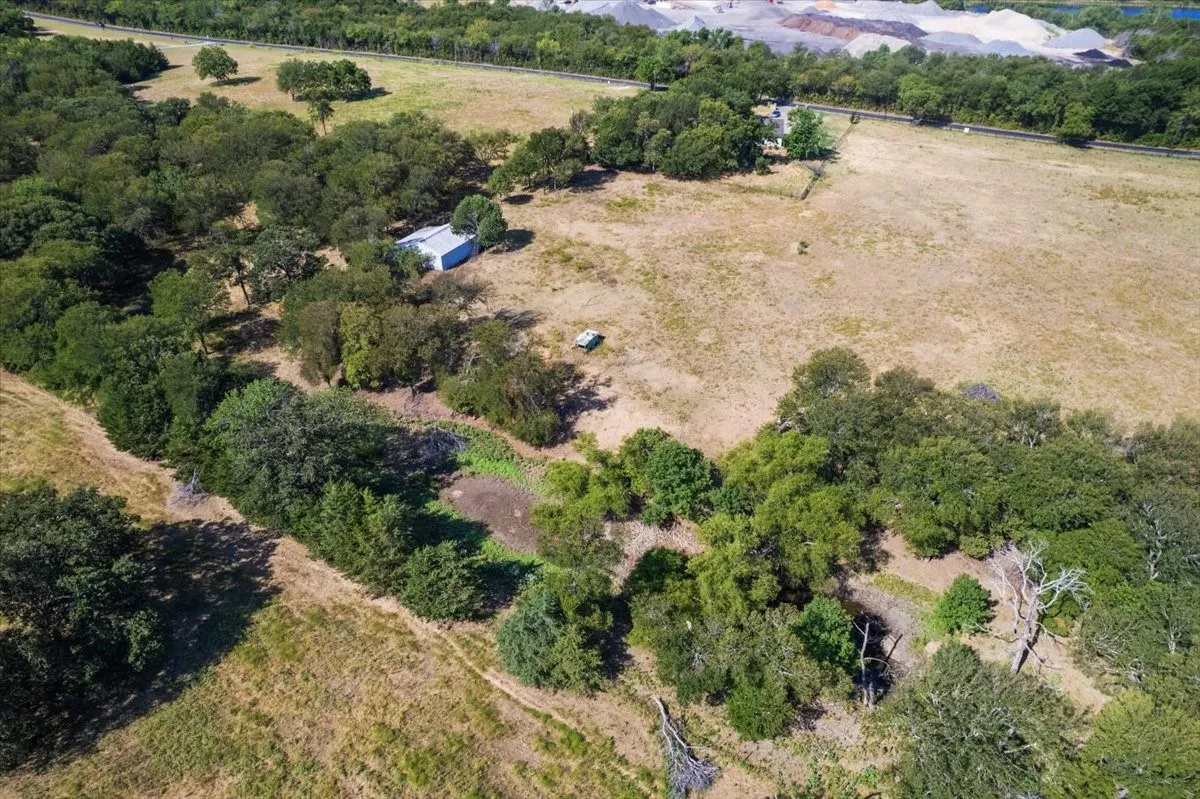 Single Family Residence For Sale in Grayson County , 5292 Preston Road, Denison, Texas 75020, 5 Bedroom, 3 Bathroom, 4 Garage spaces, 3,060 Sqft, built in 1988, mls#21363178, Real Estate Agent in Denison, Homes For Sale in Grayson county, Homes For Sale in Denison, Realtor in Denison Texas, Real Estate Brokerage Independent Realty Texas, Luminita Cordes Realtor