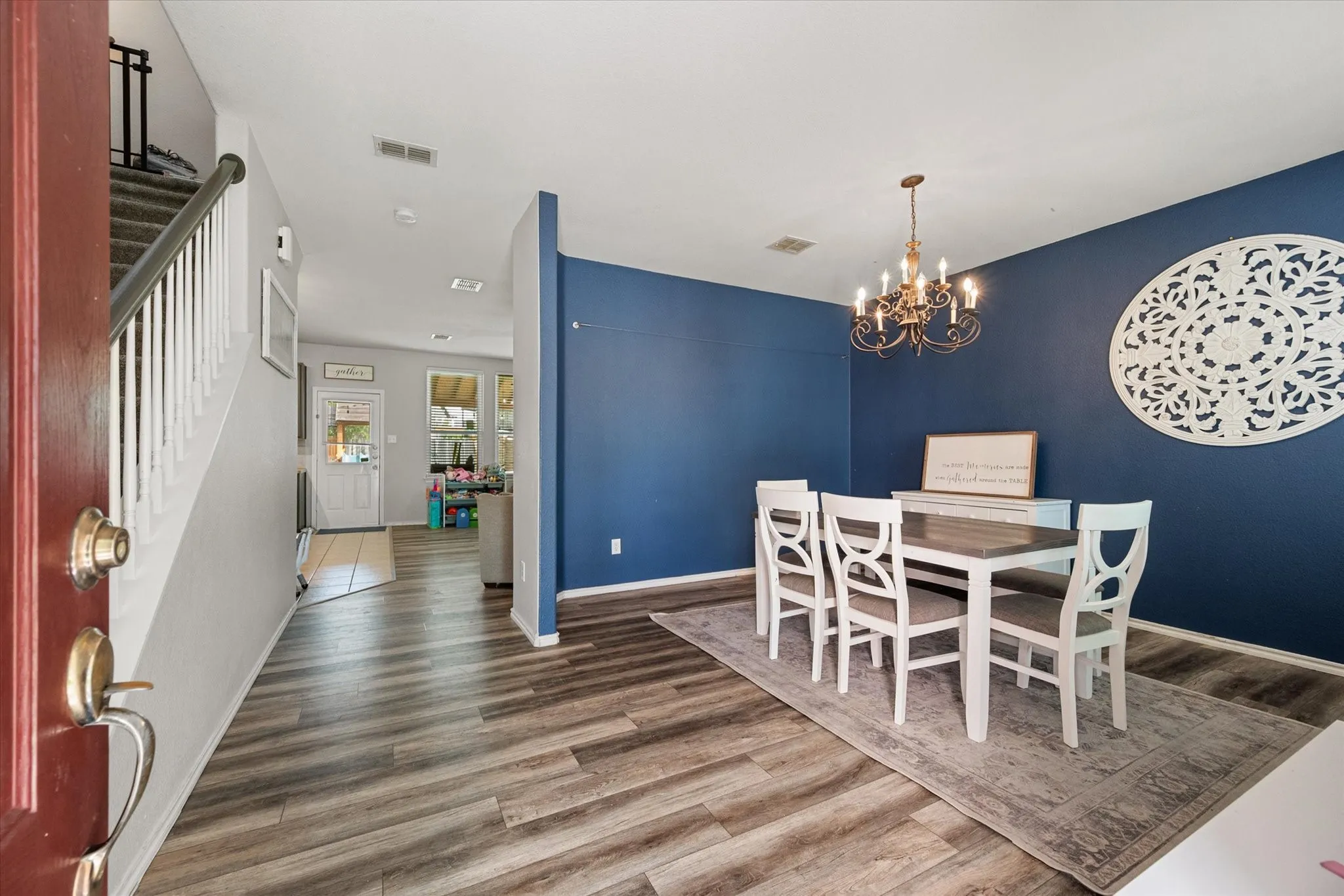 Single Family Residence For Sale in Tarrant County , 517 Zachum Drive, Arlington, Texas 76002, 3 Bedroom, 3 Bathroom, 2 Garage spaces, 2,305 Sqft, built in 2005, mls#21366504, Real Estate Agent in Arlington, Homes For Sale in Tarrant county, Homes For Sale in Arlington, Realtor in Arlington Texas, Real Estate Brokerage Independent Realty Texas, Luminita Cordes Realtor