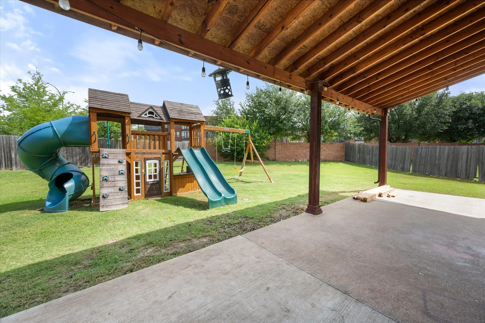 Playset stays!