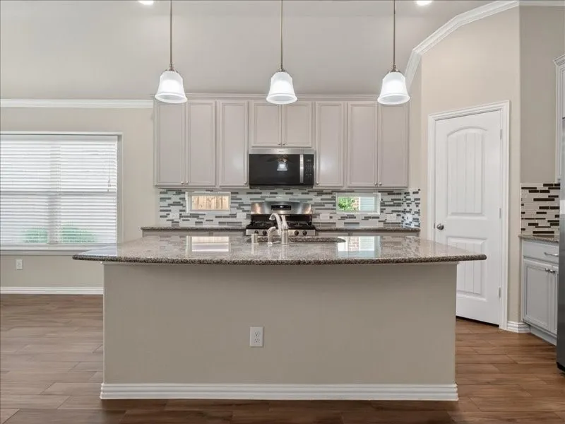Single Family Residence For Rent in Denton County , 16020 Holly Creek, Prosper, Texas 75078, 3 Bedroom, 3 Bathroom, 2 Garage spaces, 2,143 Sqft, built in 2017, mls#21366778, Real Estate Agent in Prosper, Homes For Rent in Denton county, Homes For Rent in Prosper, Realtor in Prosper Texas, Real Estate Brokerage Independent Realty Texas, Luminita Cordes Realtor
