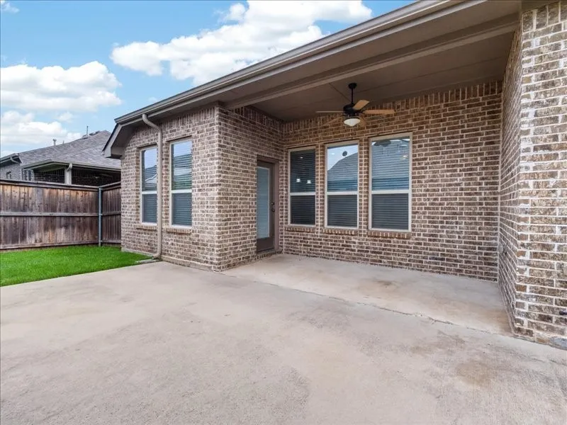 Single Family Residence For Rent in Denton County , 16020 Holly Creek, Prosper, Texas 75078, 3 Bedroom, 3 Bathroom, 2 Garage spaces, 2,143 Sqft, built in 2017, mls#21366778, Real Estate Agent in Prosper, Homes For Rent in Denton county, Homes For Rent in Prosper, Realtor in Prosper Texas, Real Estate Brokerage Independent Realty Texas, Luminita Cordes Realtor